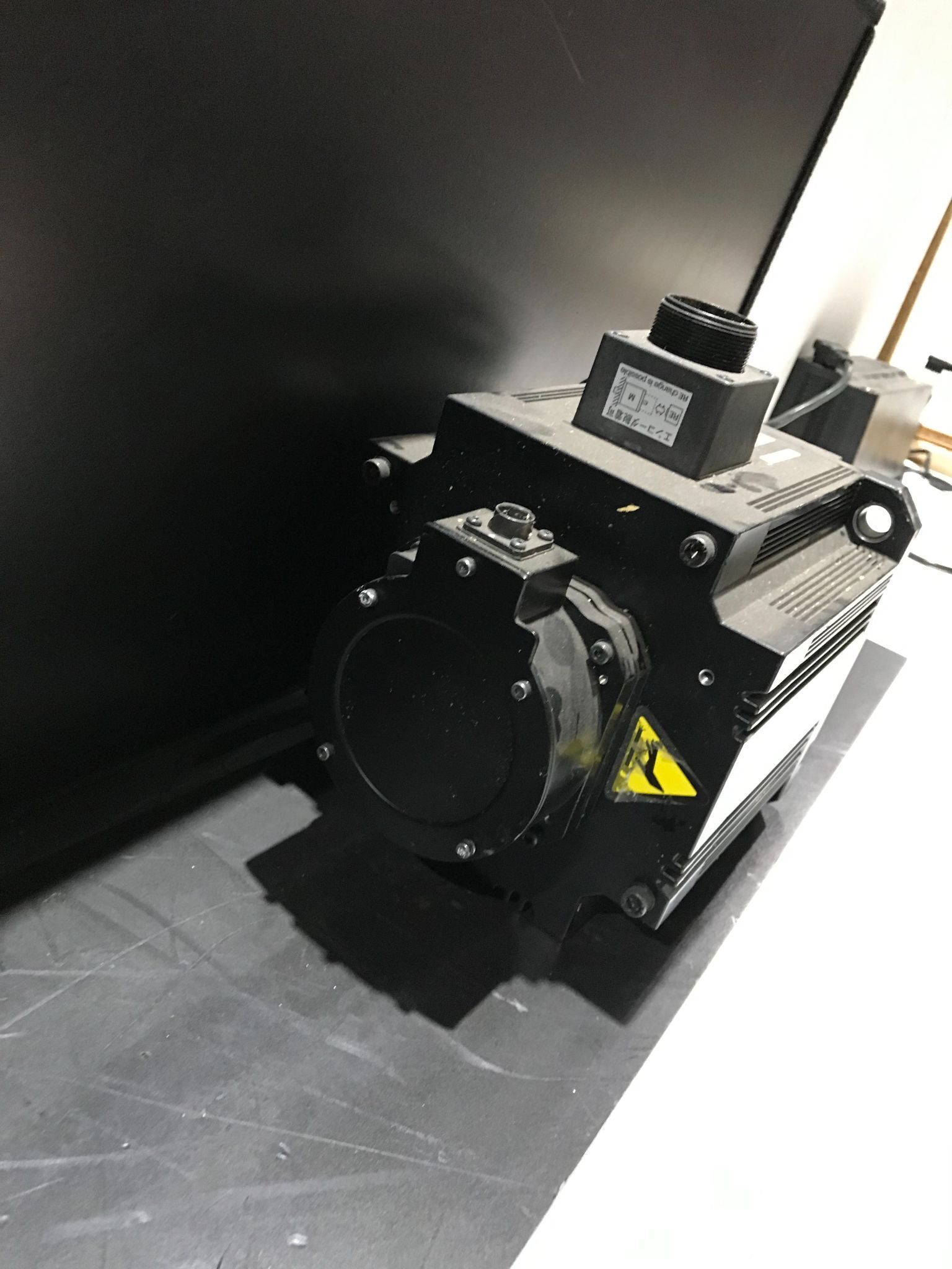 NACHI SERVO MOTOR MDMU402S2V5 USED 2
