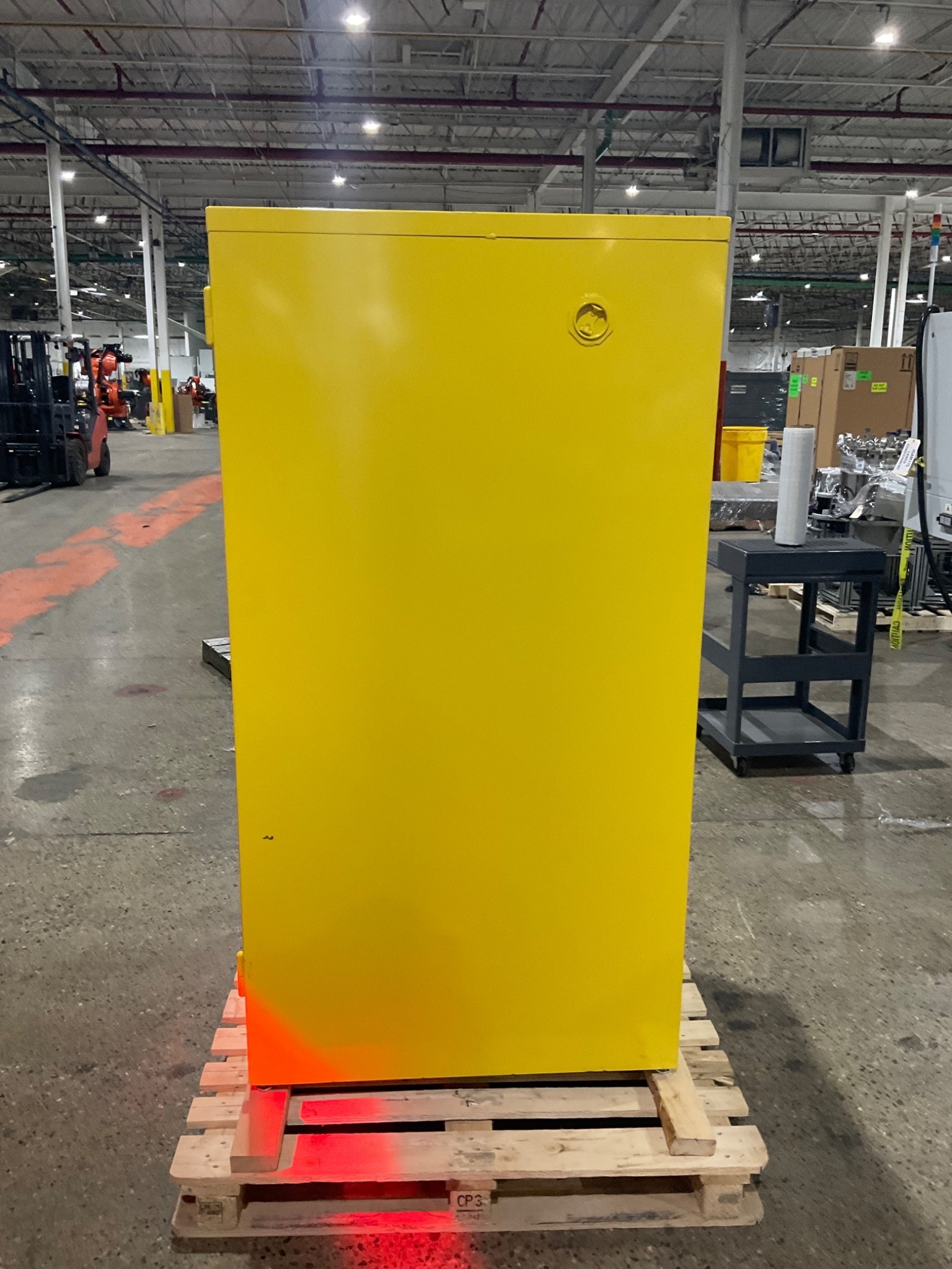 GLOBAL INDUSTRIAL BM60 Safety Cabinet for Flammable Materials USED 5