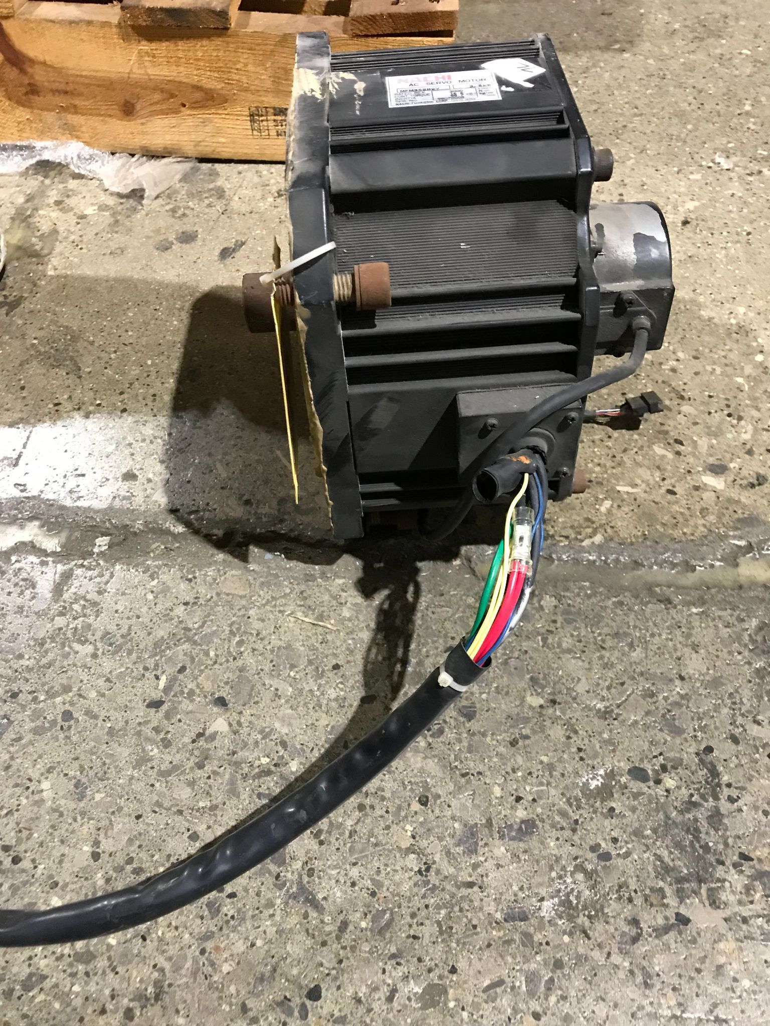 NACHI MFM352H2V SERVO MOTORS USED 1