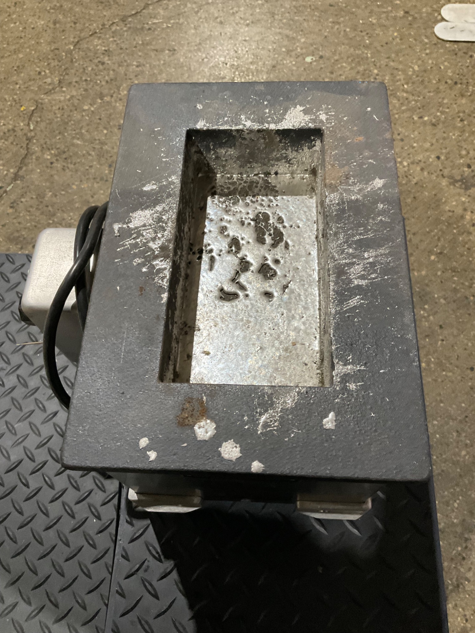 RITEHETE VSL 22-QUART ELECTRIC FORGE USED 3