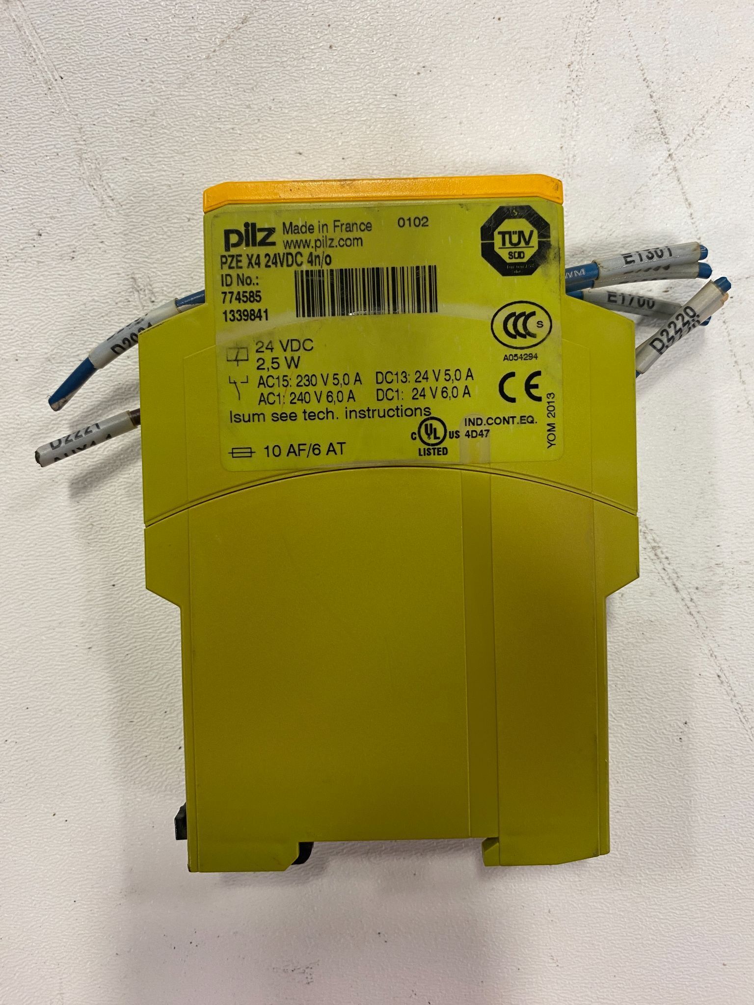 PILZ PZE X4 CONTACT EXPANSION USED 1