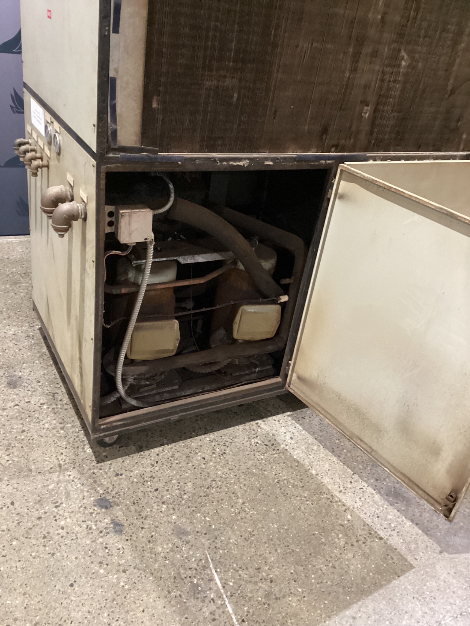 ACCU CHILLER THERMAL CARE LQ2A2003LXB 208V 10HP R-22 PROCESS CHILLER USED 10