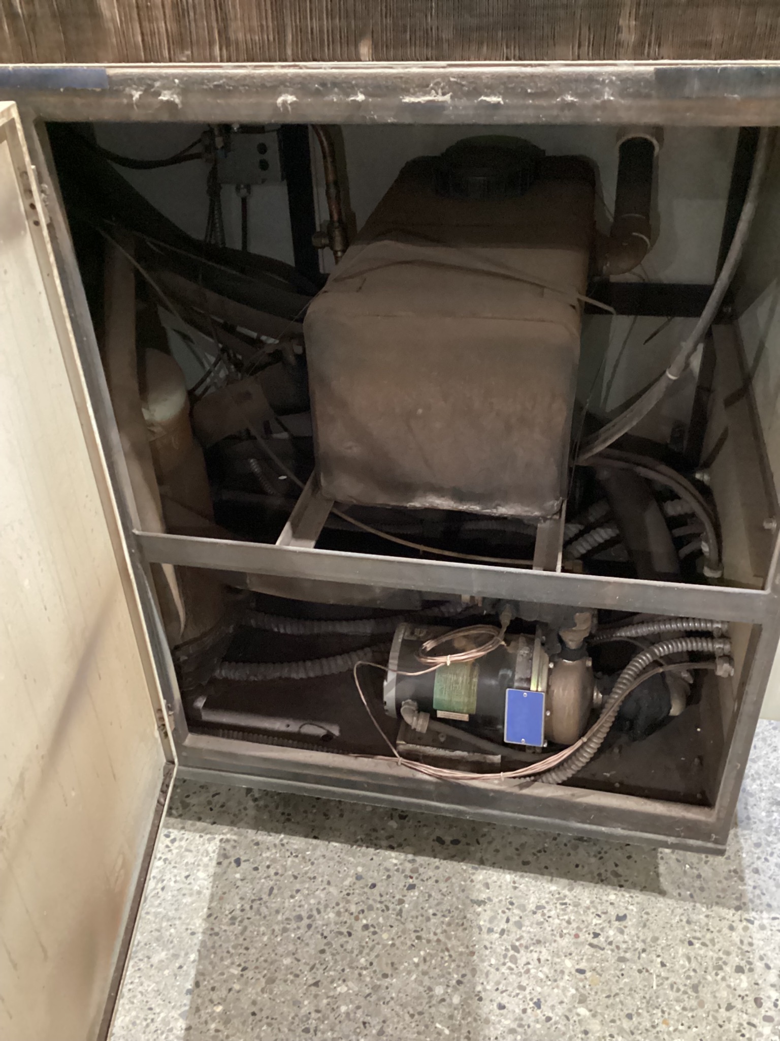 ACCU CHILLER THERMAL CARE LQ2A2003LXB 208V 10HP R-22 PROCESS CHILLER USED 12