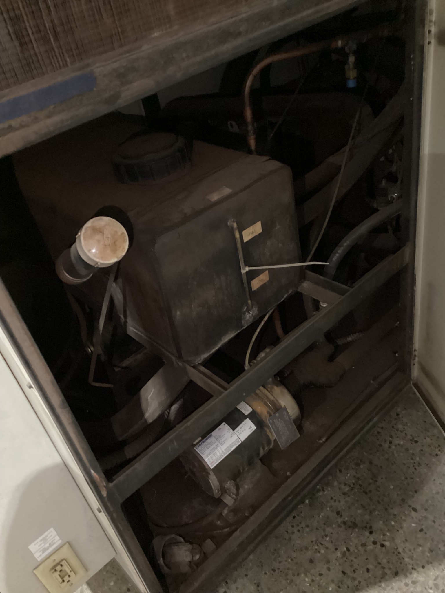 ACCU CHILLER THERMAL CARE LQ2A2003LXB 208V 10HP R-22 PROCESS CHILLER USED 14