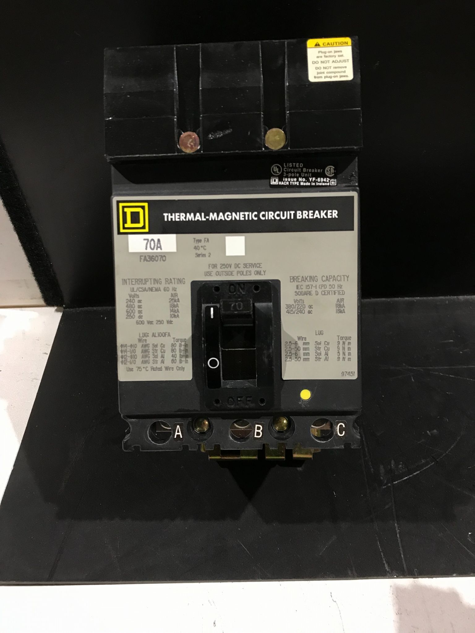 SQUARE D FA36070 CIRCUIT BREAKERS USED 0