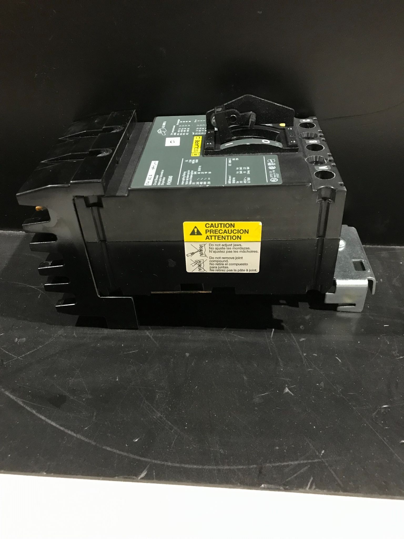 SQUARE D HJA36040SA 40A 3P CIRCUIT BREAKER SHUNT TRIP USED 1