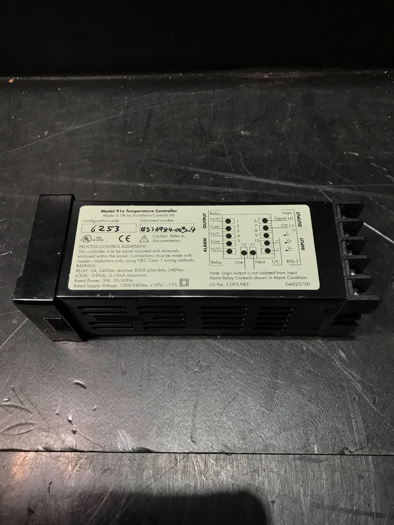 EUROTHERM US36984-003-4 TEMPERATURE CONTROLS USED 4