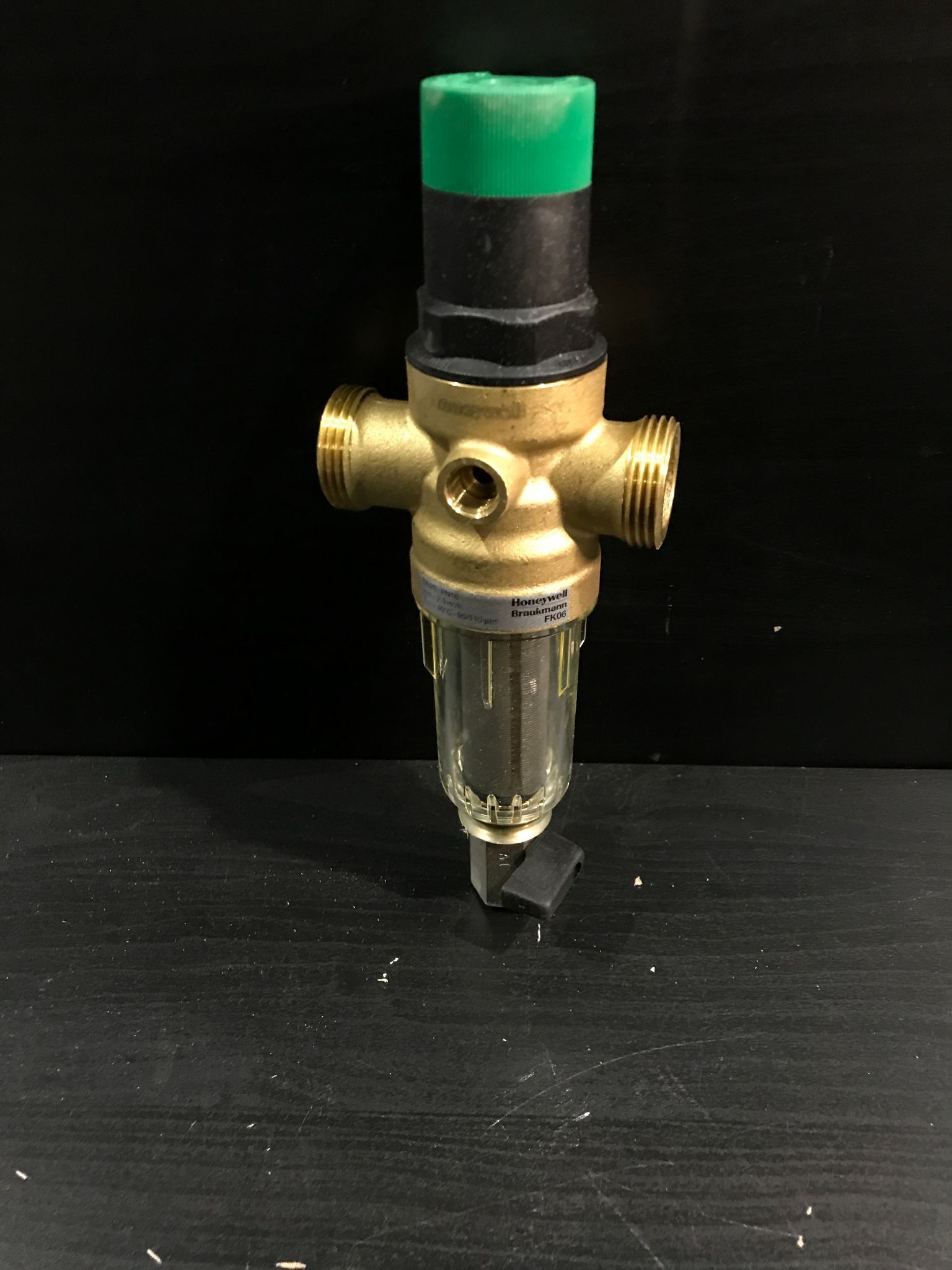 HONEYWELL FK06 PRESSURE REGULATING FILTER COMBINATION VALVE USED 1
