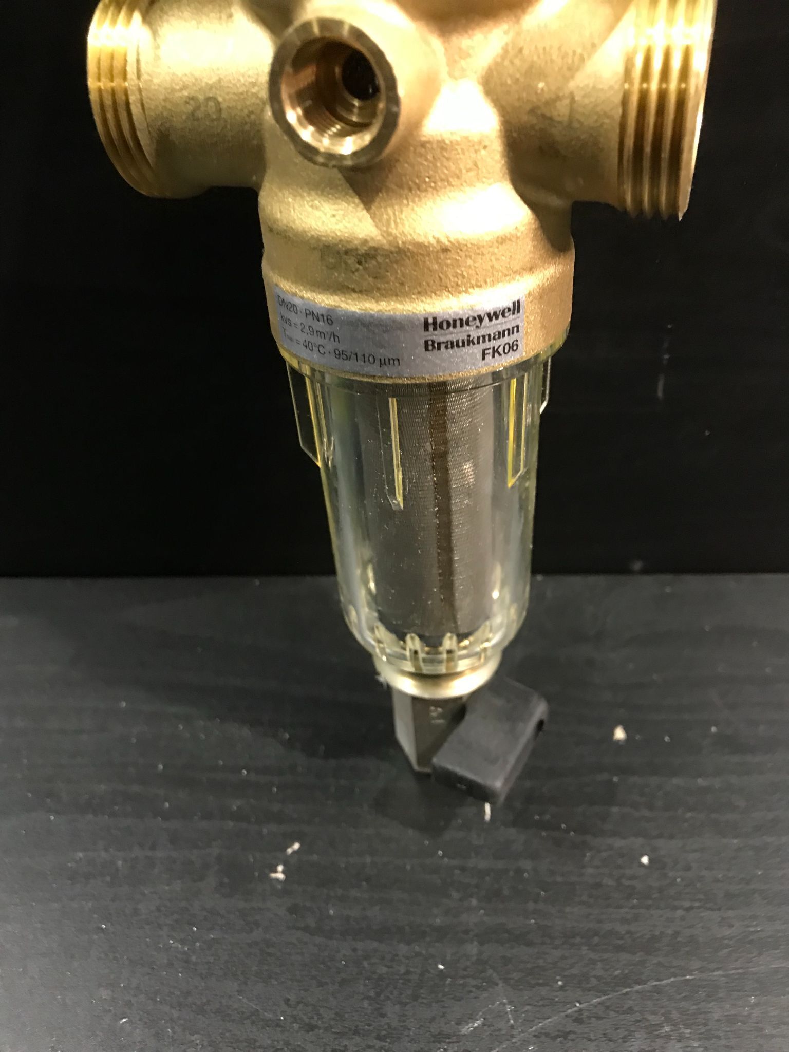 HONEYWELL FK06 PRESSURE REGULATING FILTER COMBINATION VALVE USED 2