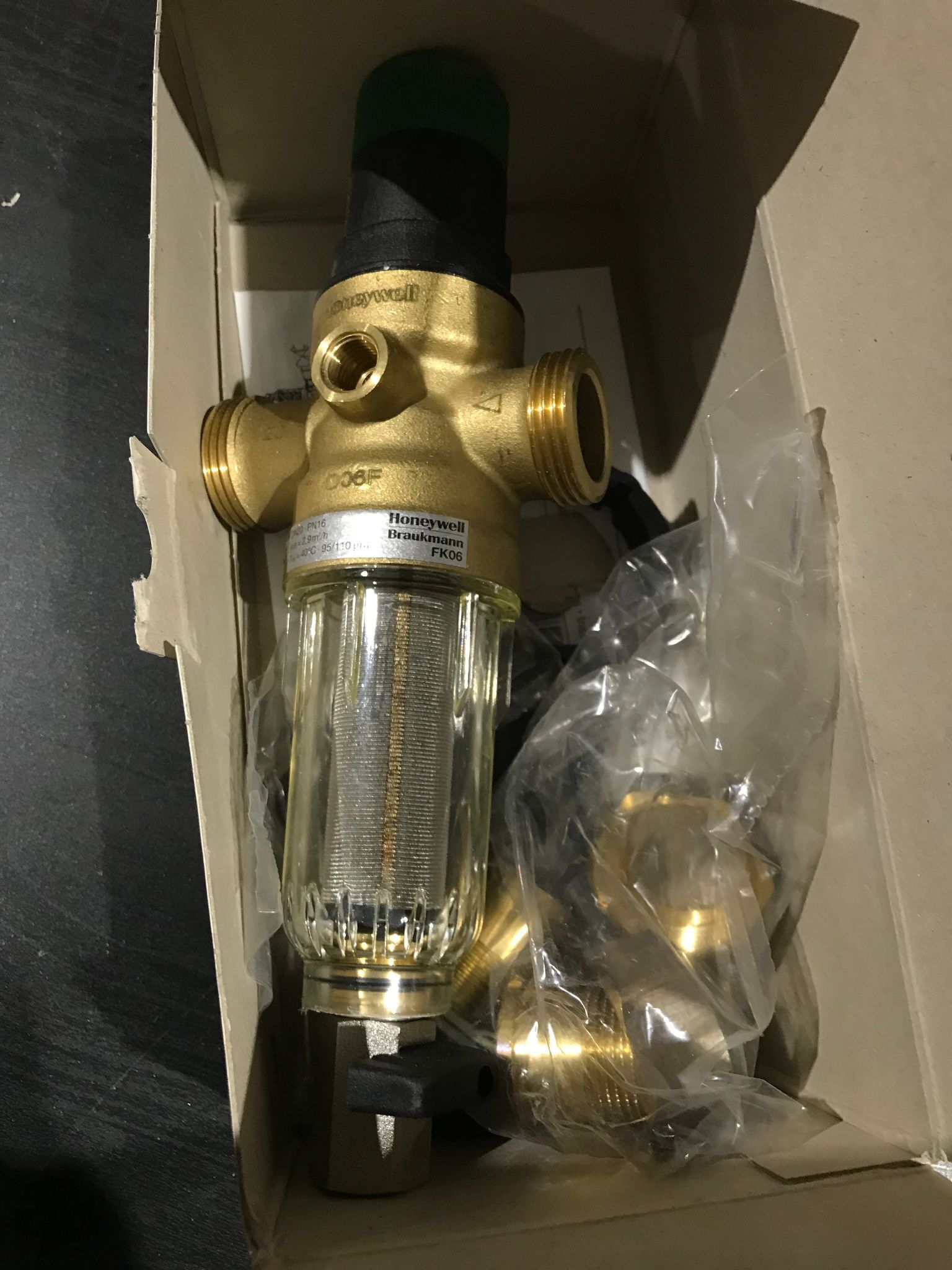 HONEYWELL FK06 PRESSURE REGULATING FILTER COMBINATION VALVE USED 4