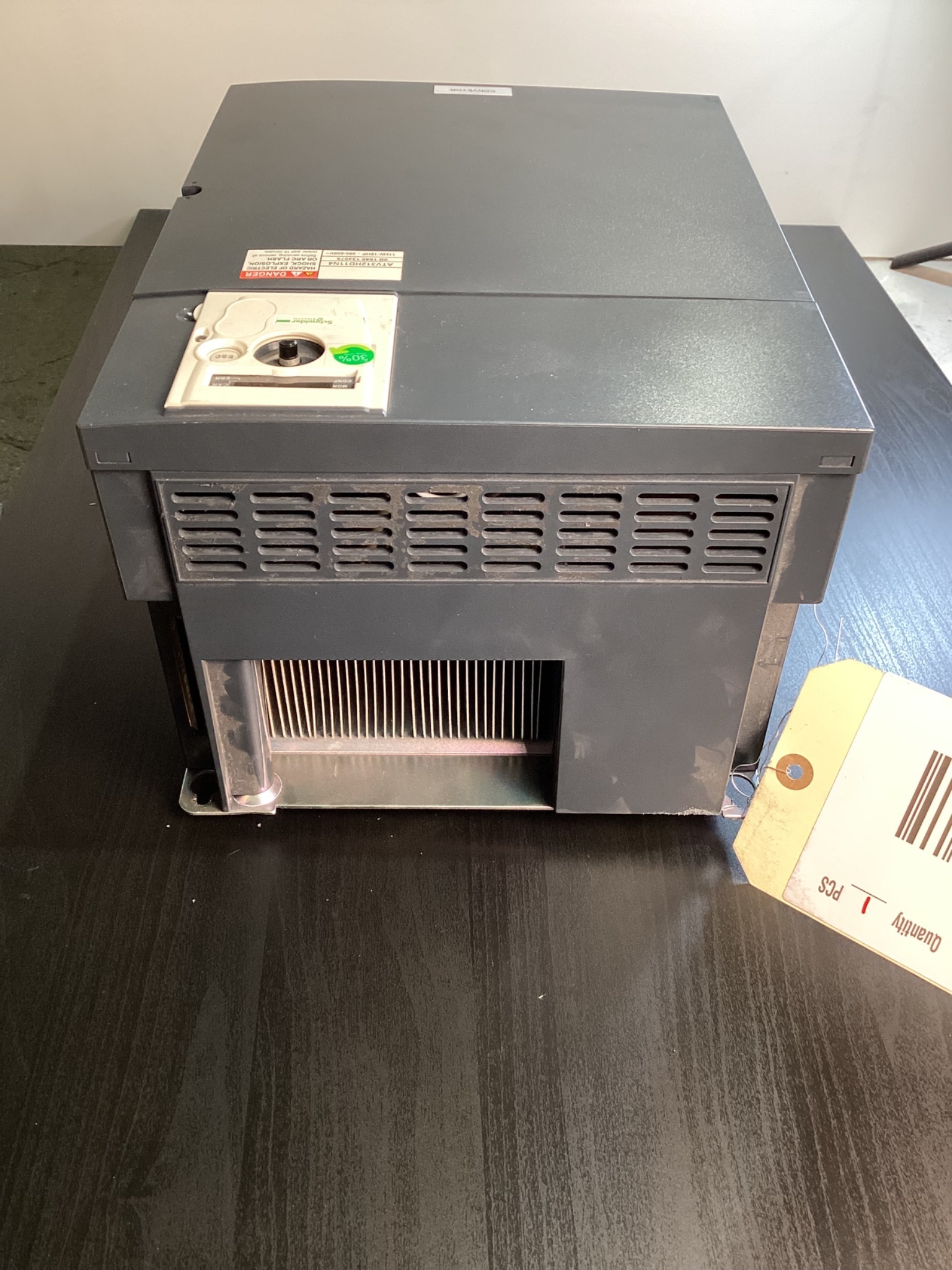 SCHNEIDER ELECTRIC ATV312HD11N4 15HP 11kW VFD USED 4