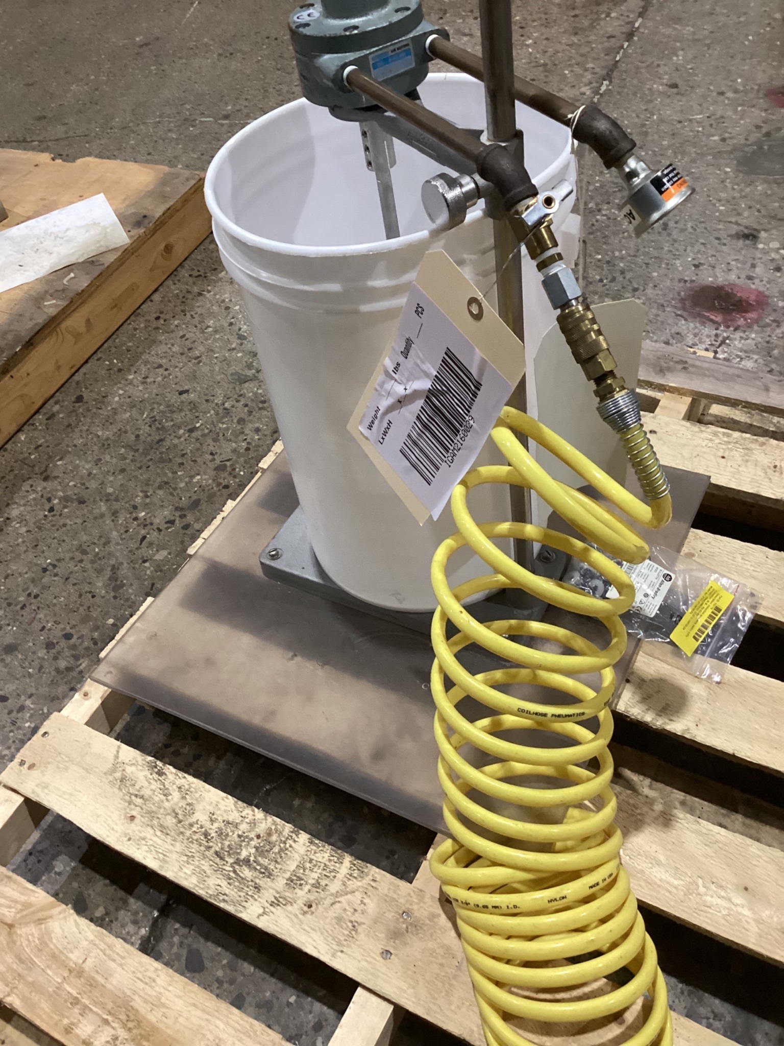 PNEUMATIC BUCKET MIXER USED 1