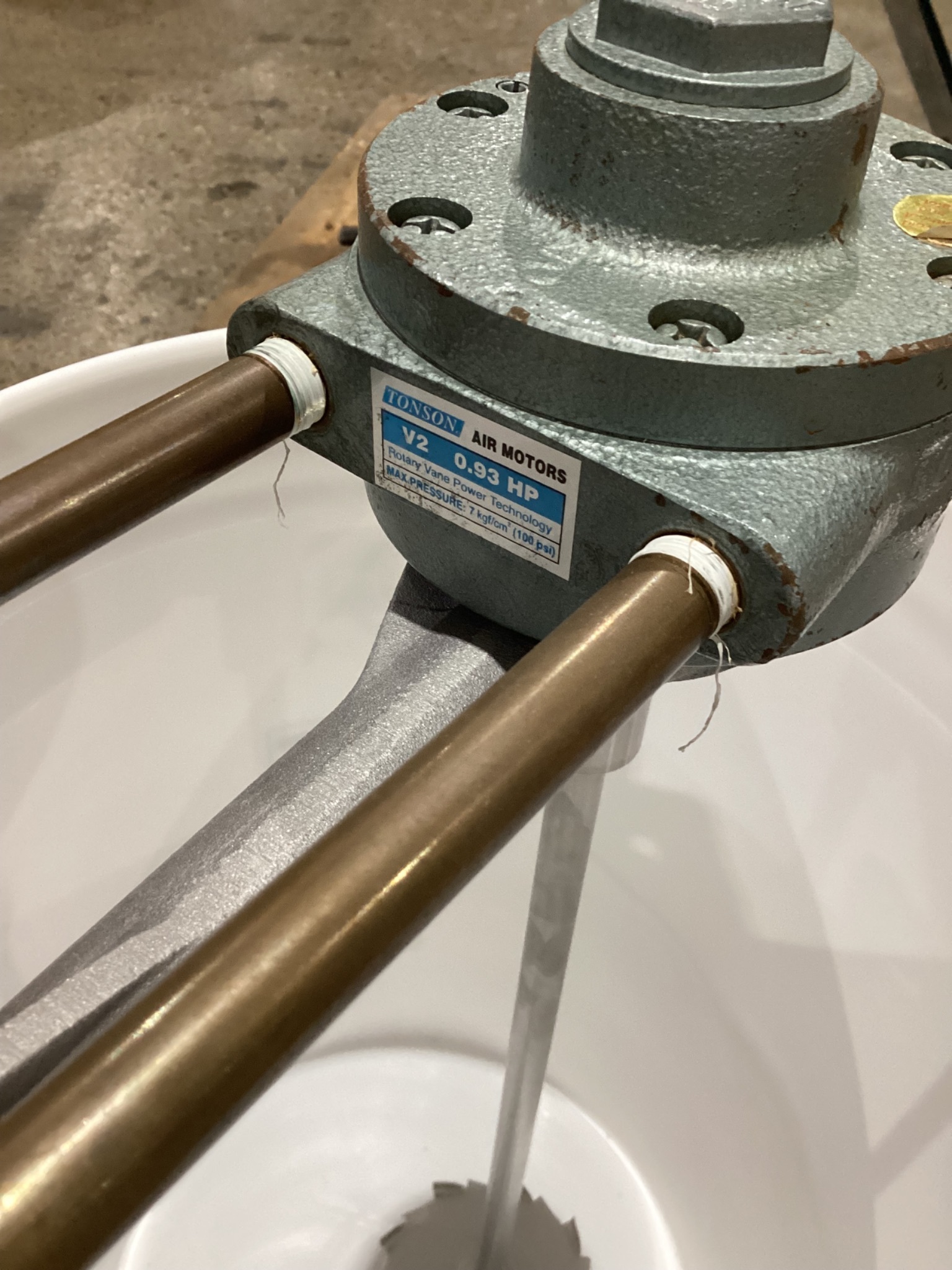 PNEUMATIC BUCKET MIXER USED 5