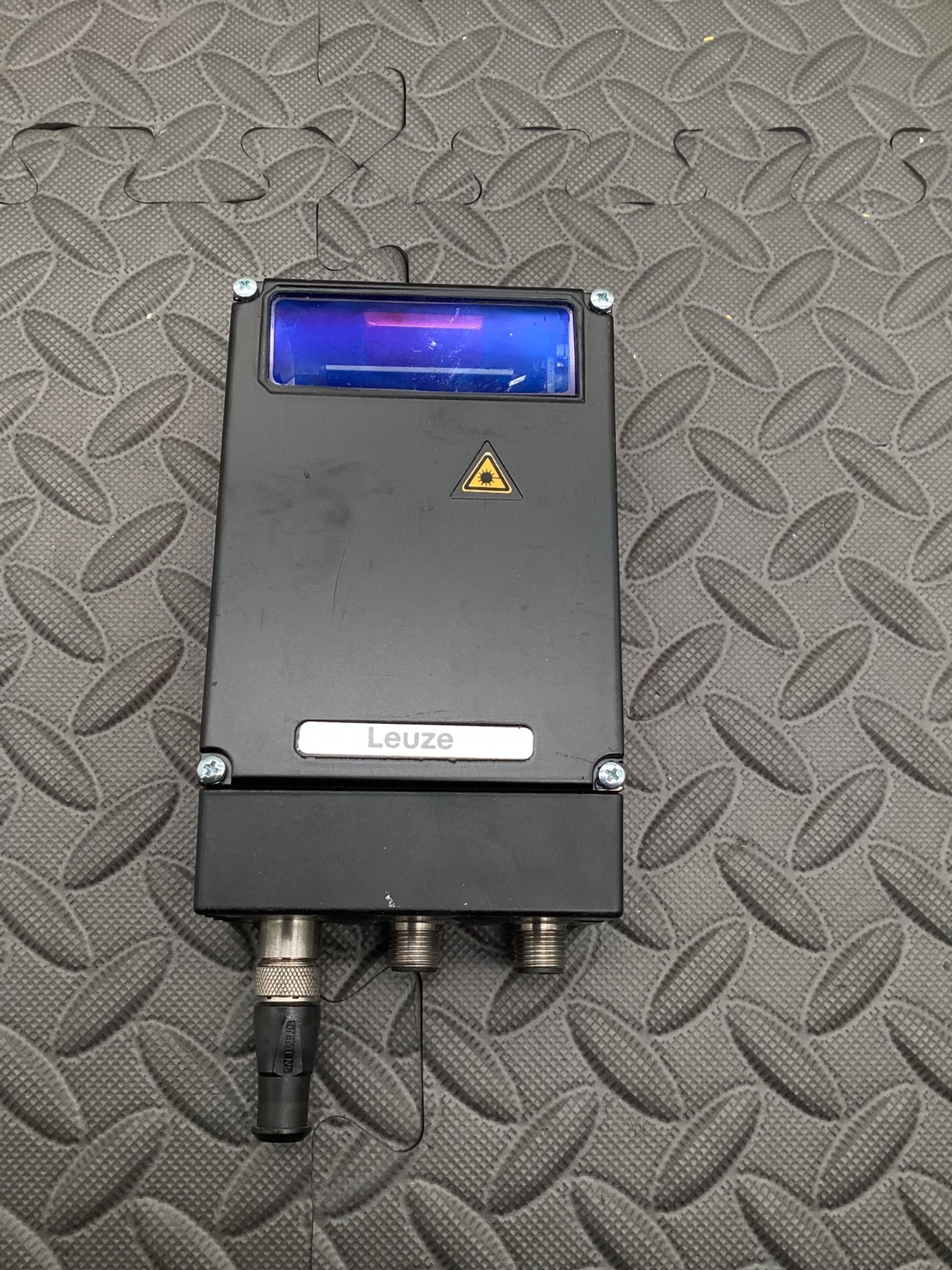 LEUZE BPS 34 S M 100 BARCODE POSITIONING SYSTEM IP65 USED 0