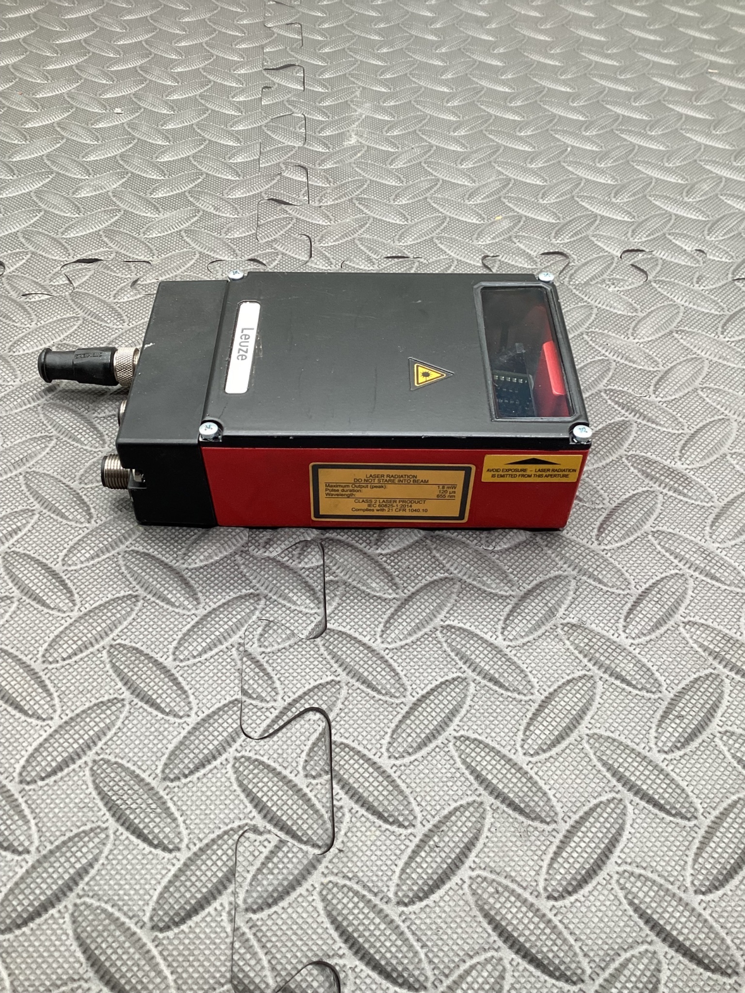 LEUZE BPS 34 S M 100 BARCODE POSITIONING SYSTEM IP65 USED 1