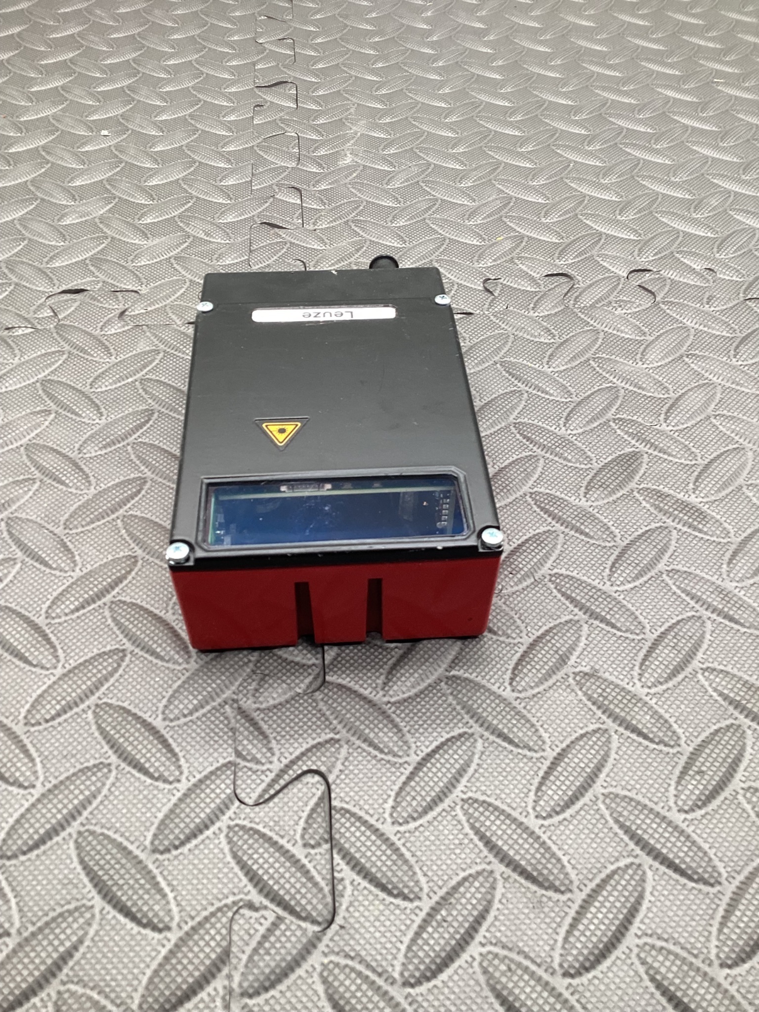 LEUZE BPS 34 S M 100 BARCODE POSITIONING SYSTEM IP65 USED 2