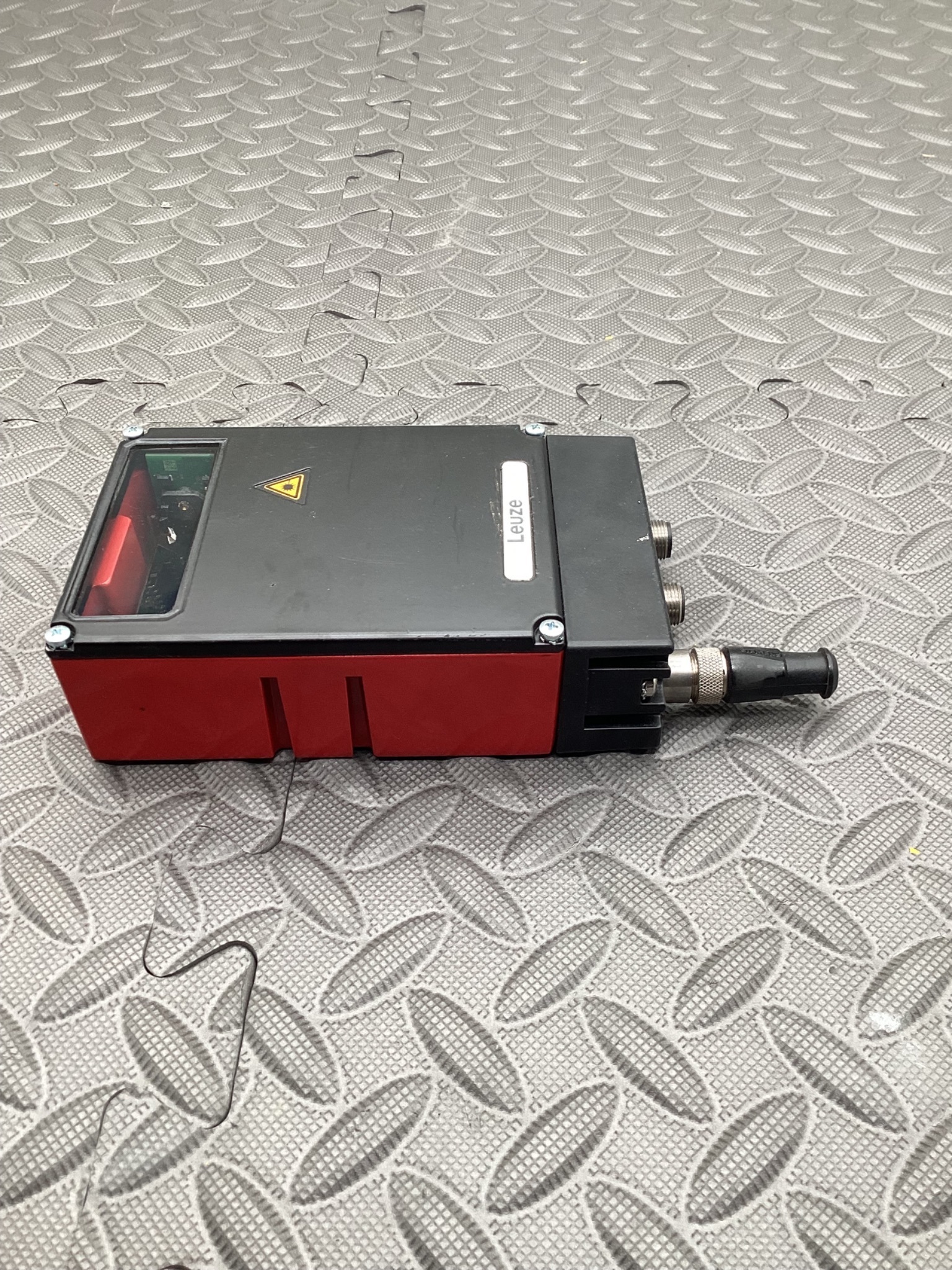 LEUZE BPS 34 S M 100 BARCODE POSITIONING SYSTEM IP65 USED 3