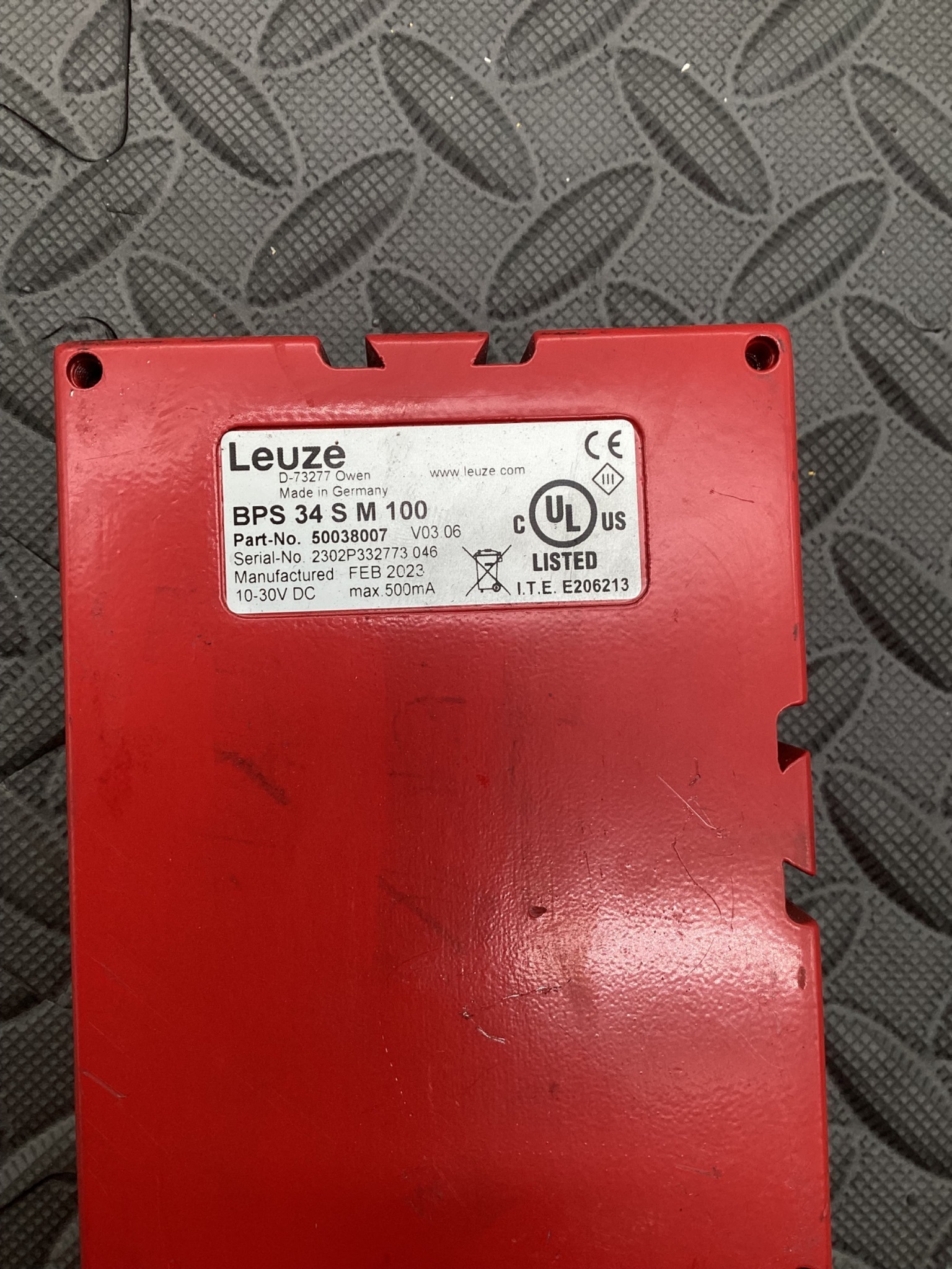 LEUZE BPS 34 S M 100 BARCODE POSITIONING SYSTEM IP65 USED 9