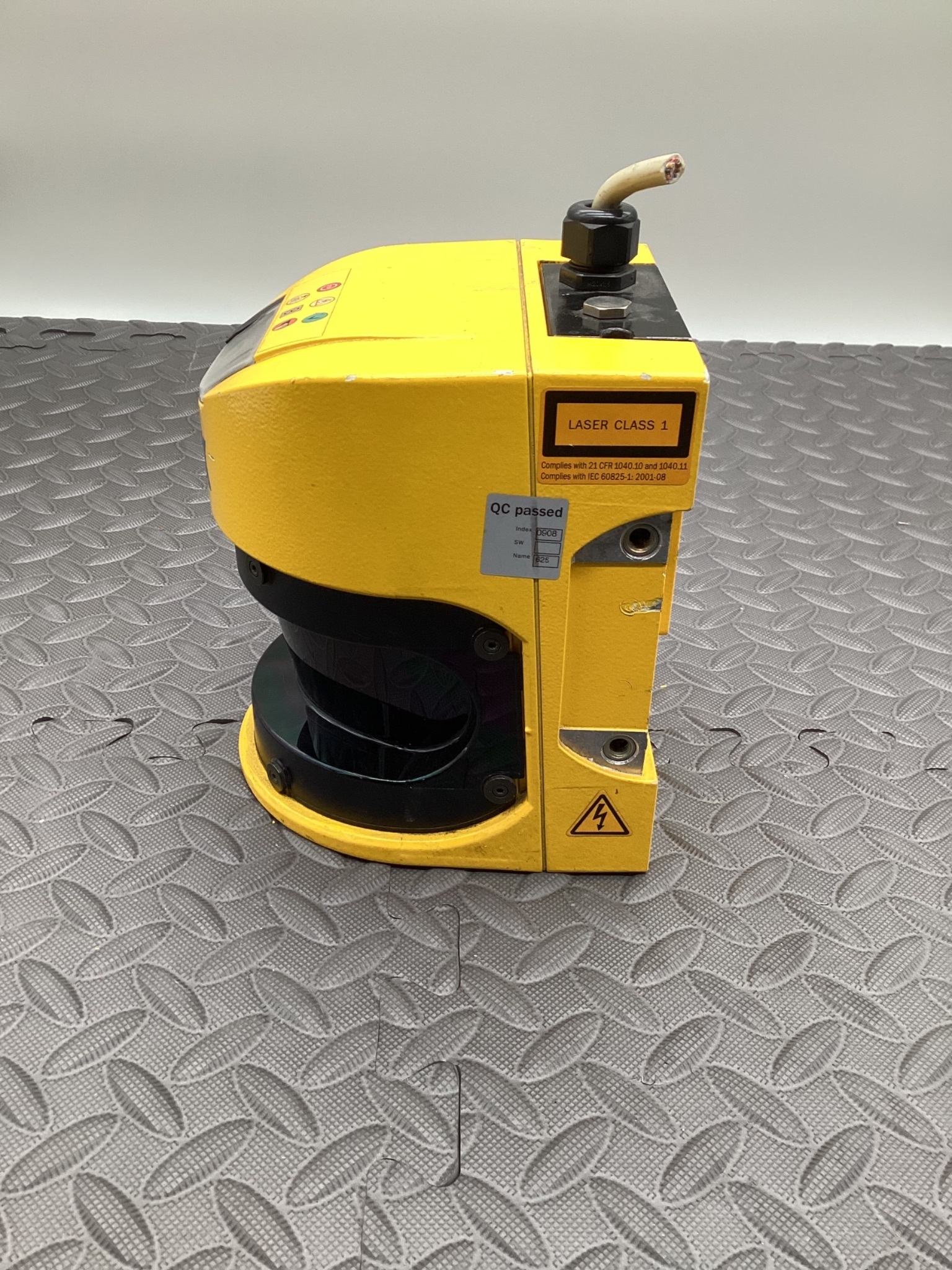 SICK S30A‑7011CA S3000 Advanced Safety Laser Scanner 7 m 190° USED 1