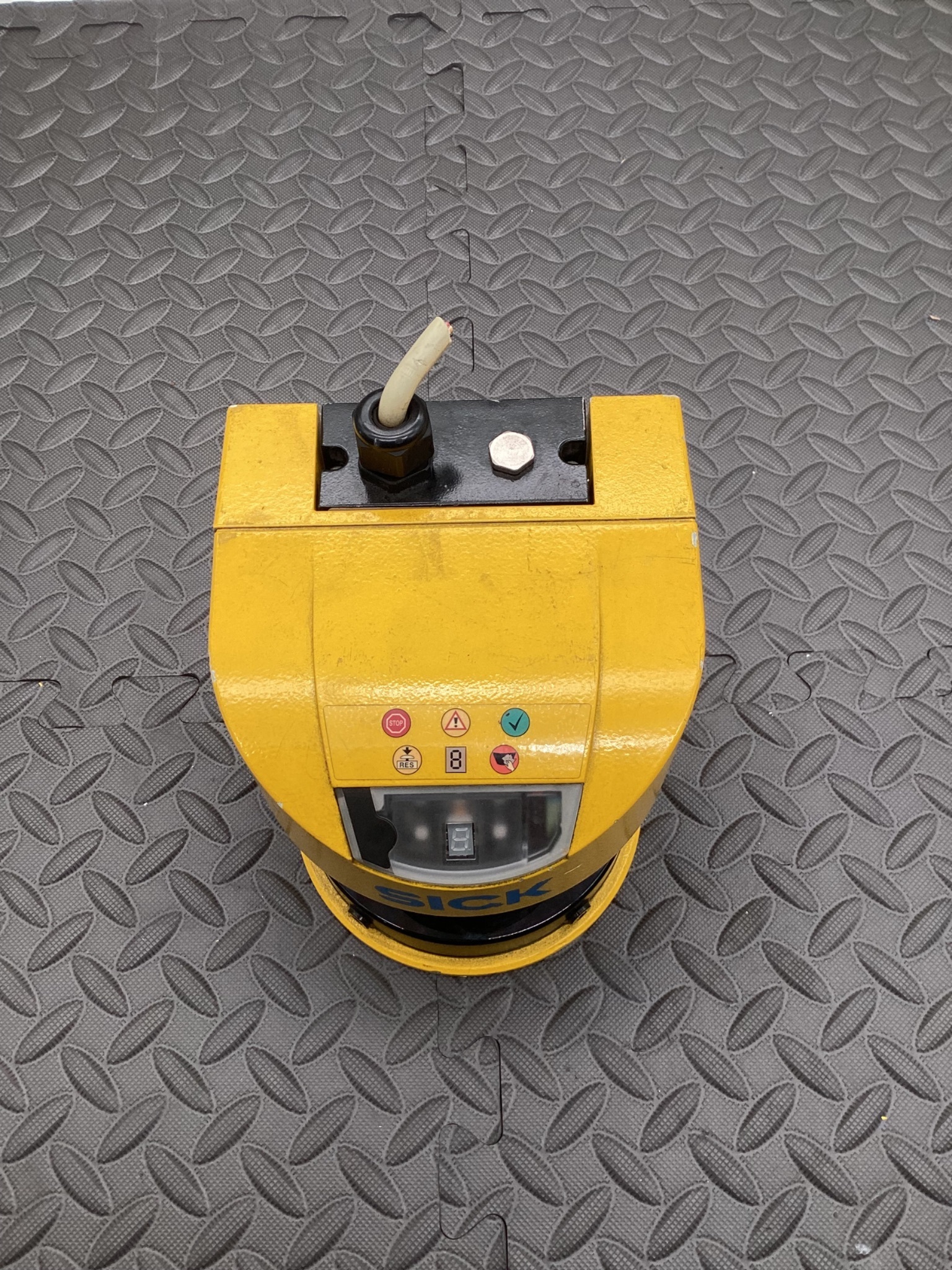 SICK S30A‑7011CA S3000 Advanced Safety Laser Scanner 7 m 190° USED 4