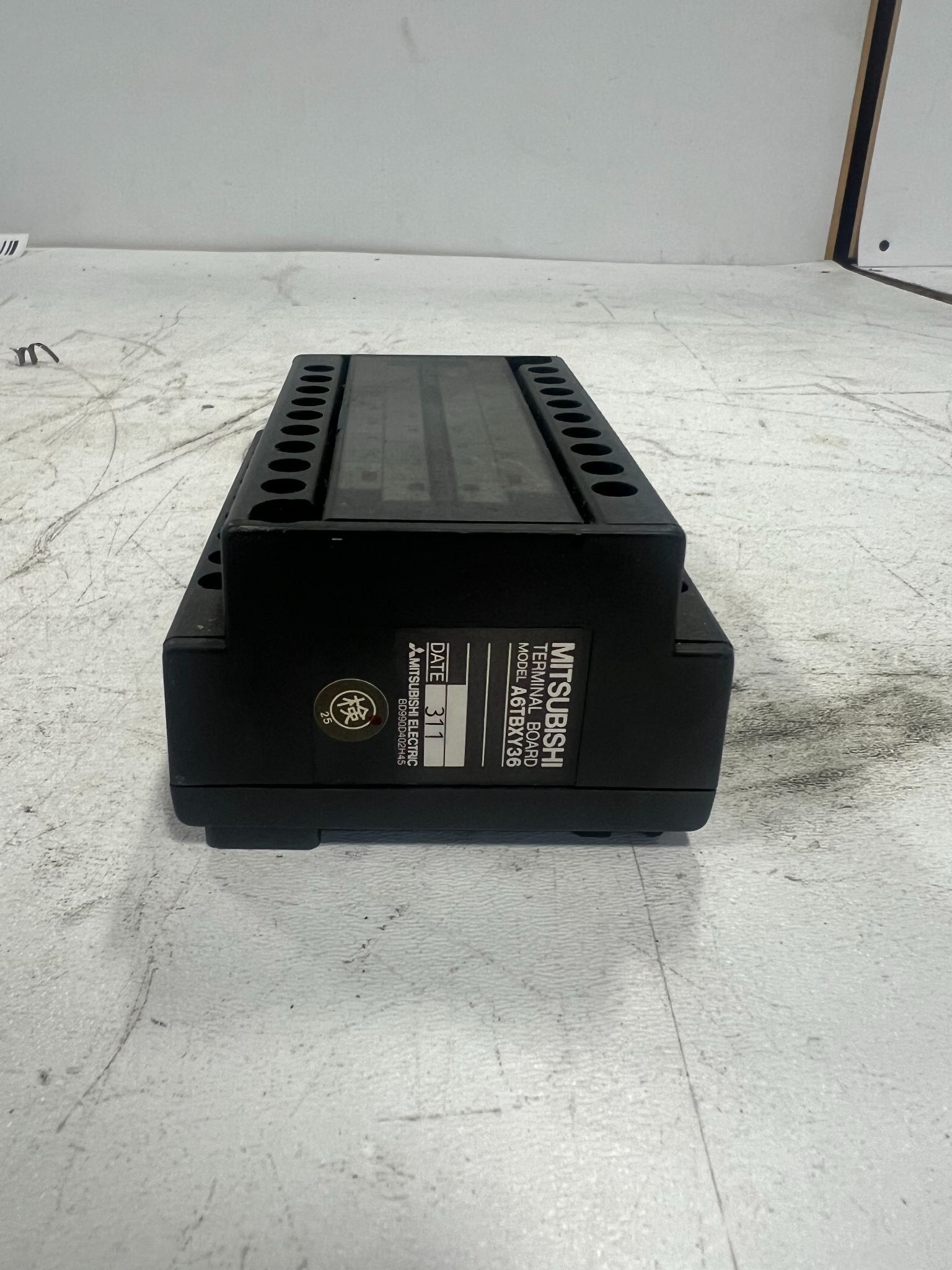 MITSUBISHI A6TBXY36 PLCS/MACHINE CONTROL USED 2