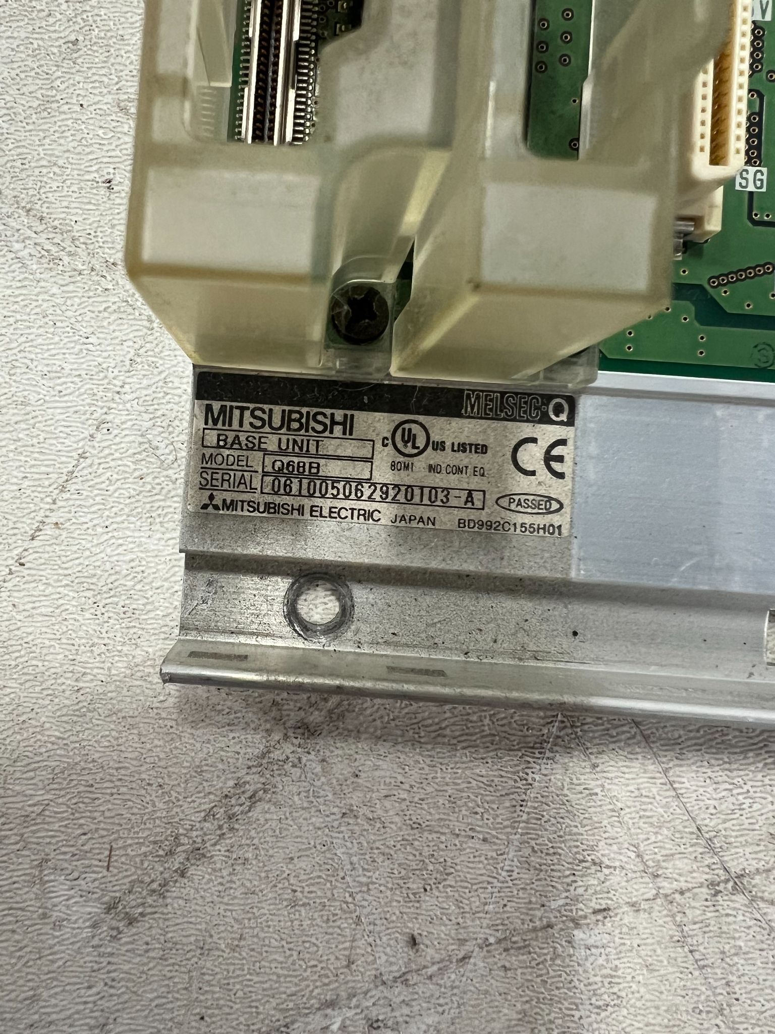 MITSUBISHI Q68B PROGRAMMABLE LOGIC CONTROLS USED 2