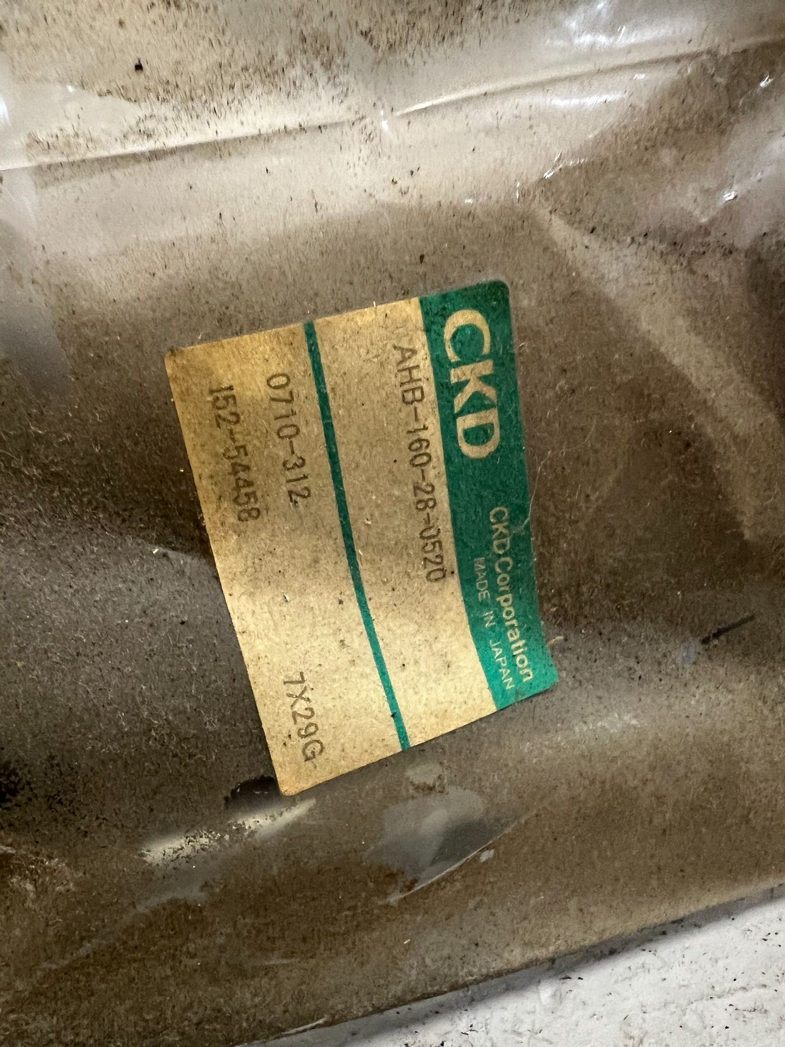 CKD AHB-160-28-0520 PNEUMATIC CYLINDER USED 1
