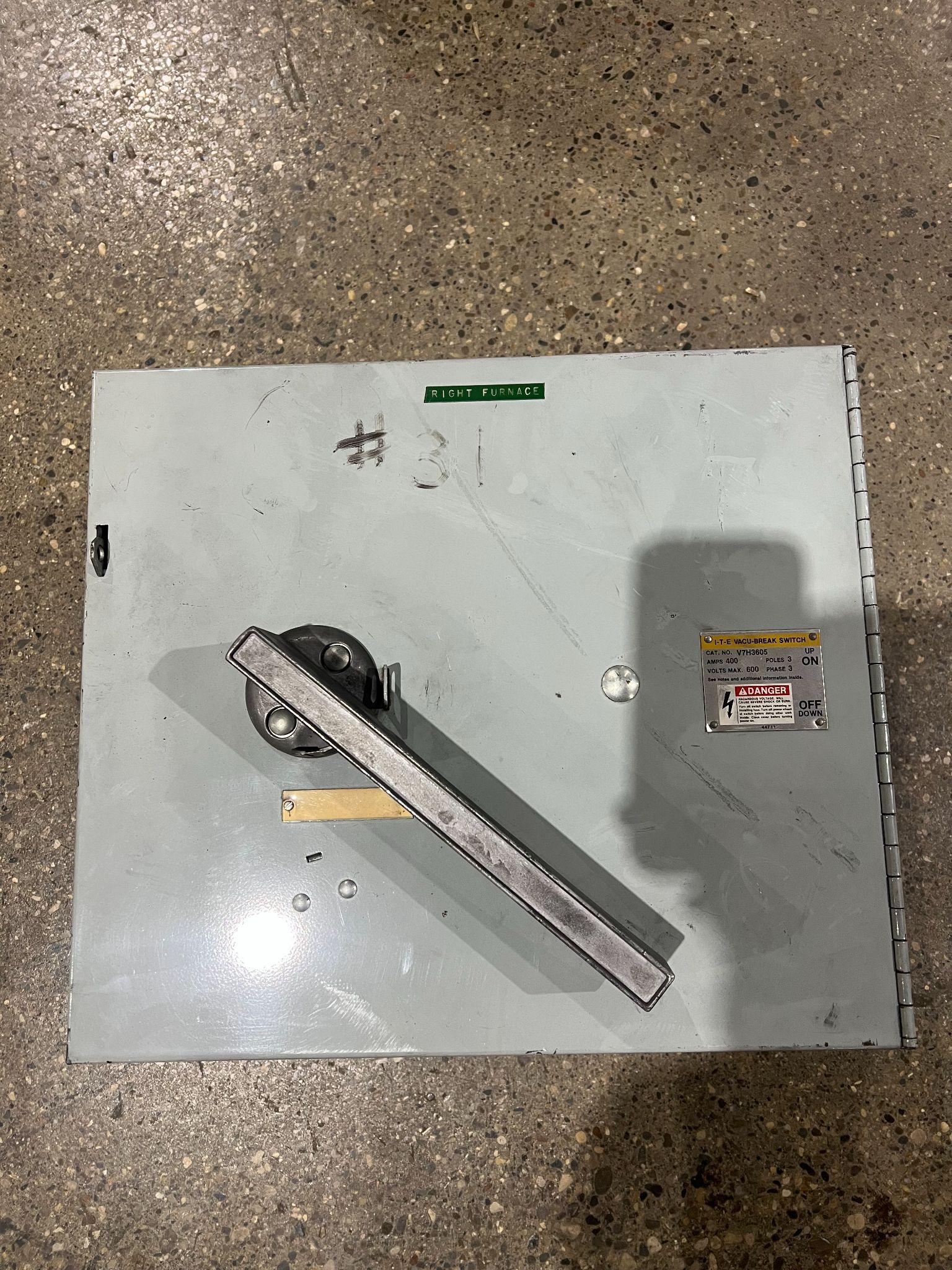 I-T-E V7H3605 PANEL MOUNT SWITCH 600 V 400 A 3P USED 0