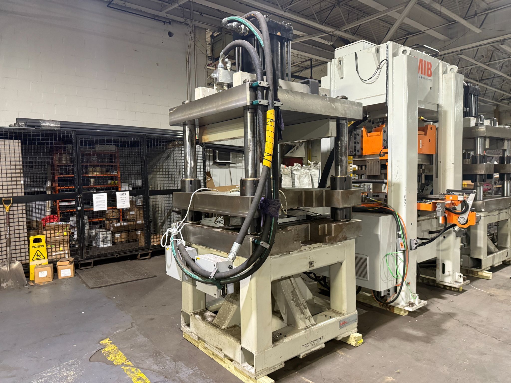 AIM 35* Ton Hydraulic Press AS-IS - Parts included 0