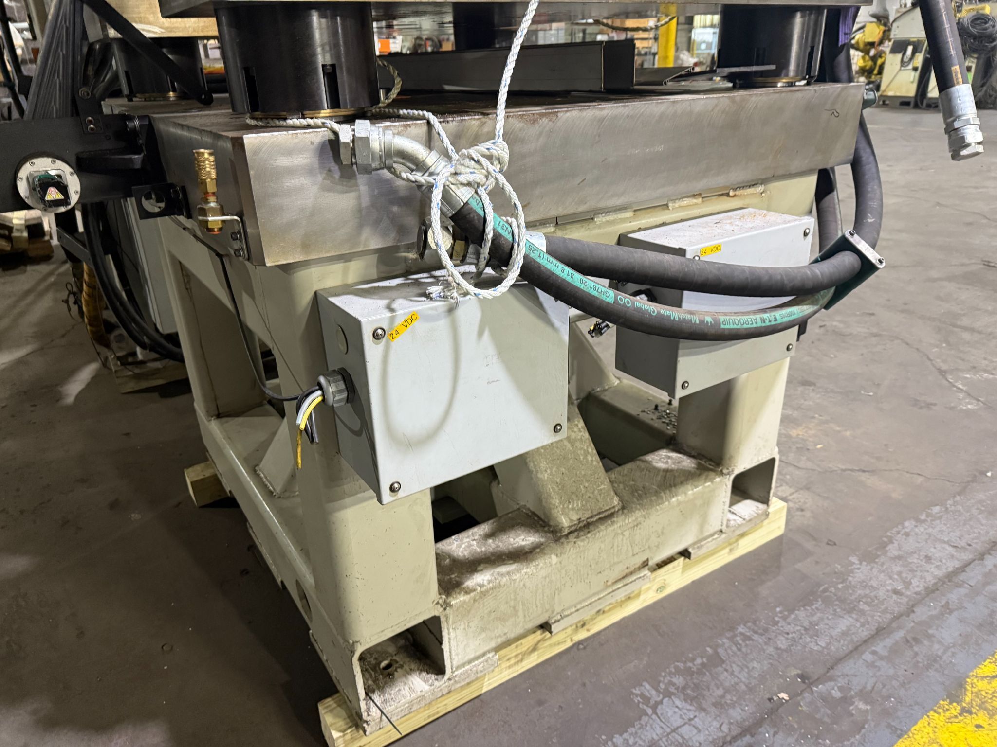 AIM 35* Ton Hydraulic Press AS-IS - Parts included 4