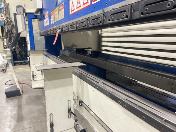 TRUMPF TRUBEND 3120 CNC PRESS BRAKE 132T 122IN 4-AXIS USED 7