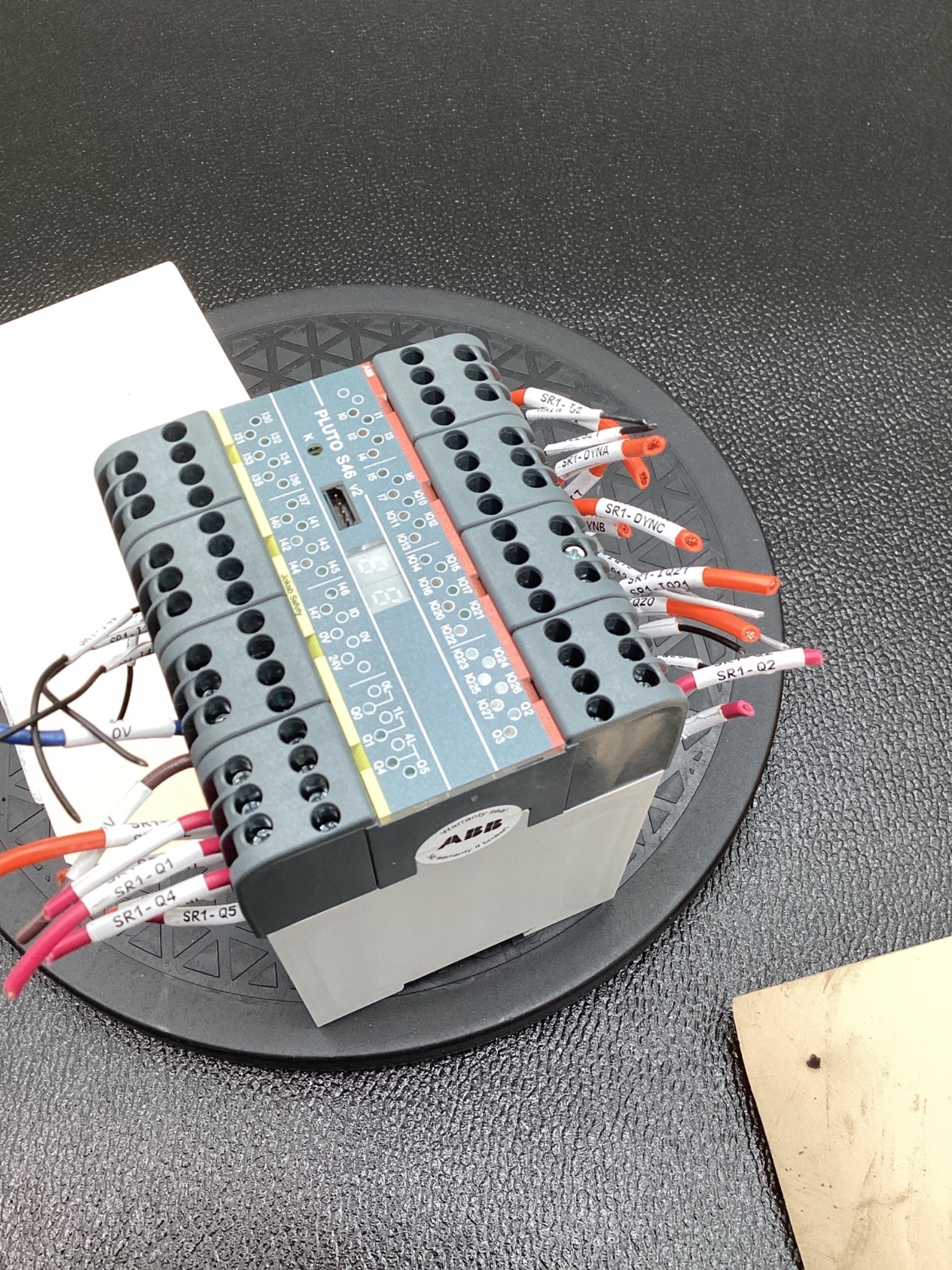 ABB PLUTO S46 V2 Programmable Safety Controller 2TLA020070R1800 USED 4