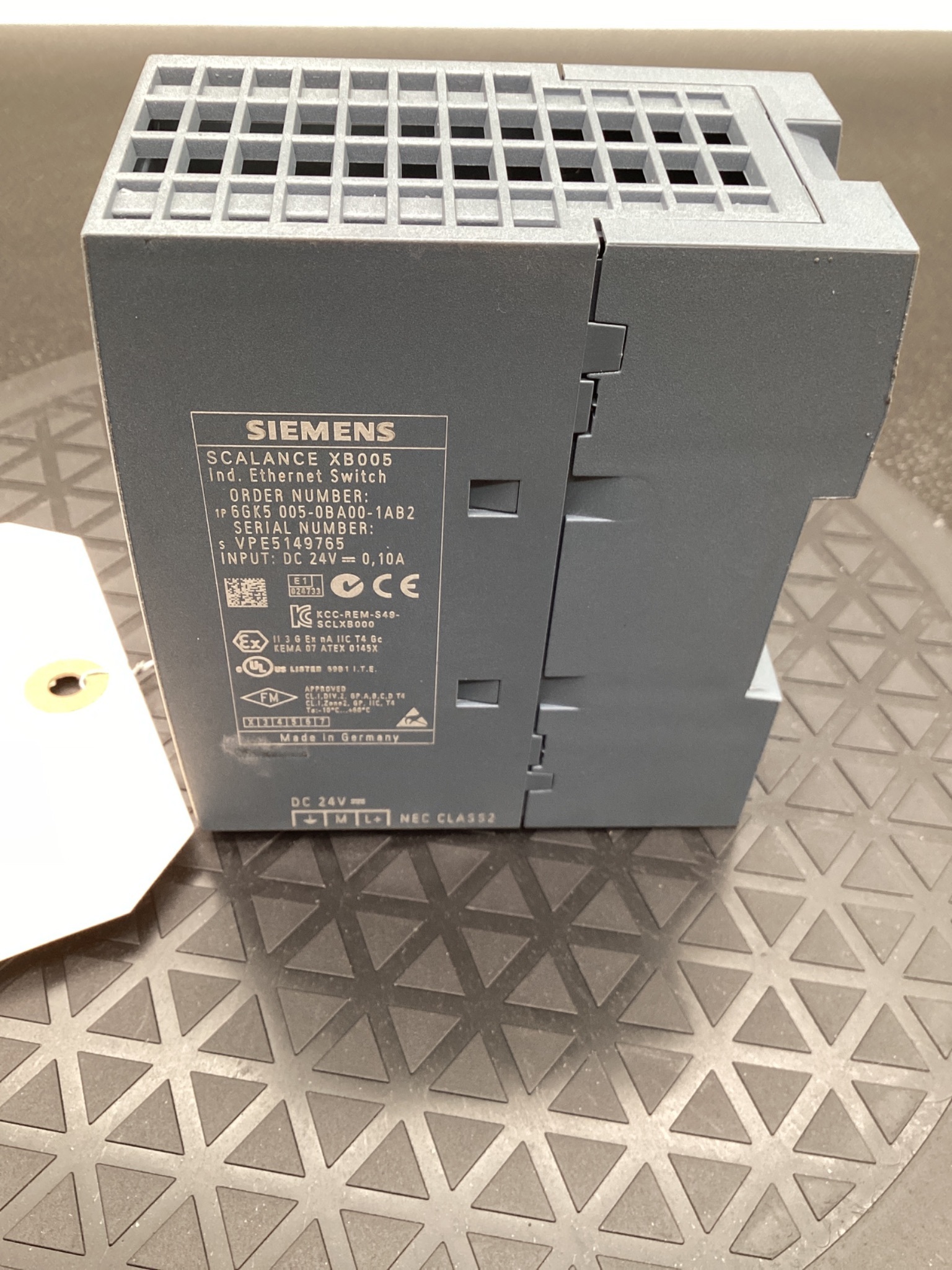 SIEMENS 6GK5 005-0BA00-1AB2 SCALANCE XB005 5-Port Ethernet Switch USED 5