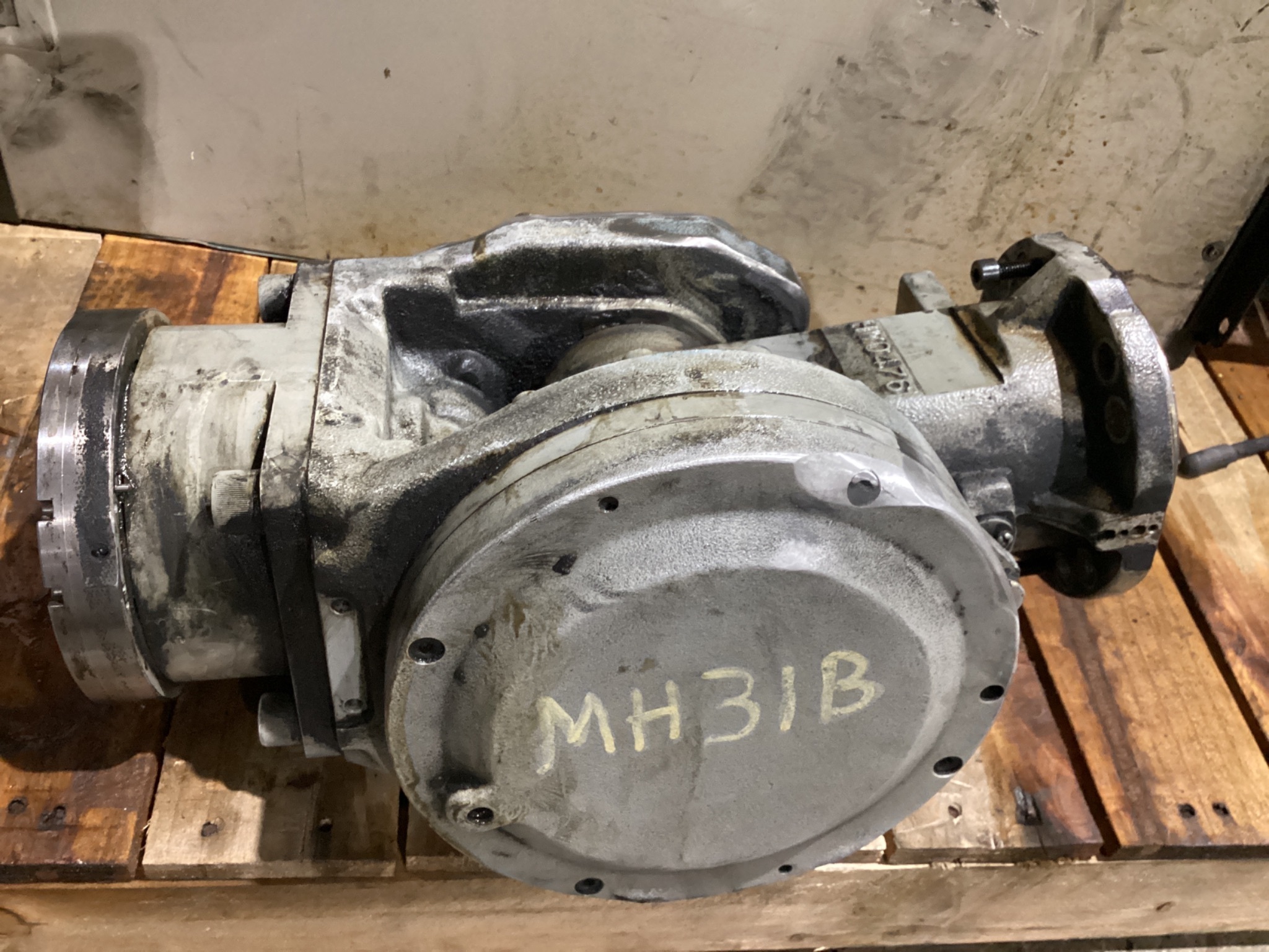 YASKAWA MOTOMAN 149709-1 HW0171254-A ROBOT WRIST ES165N TYPE I USED 1