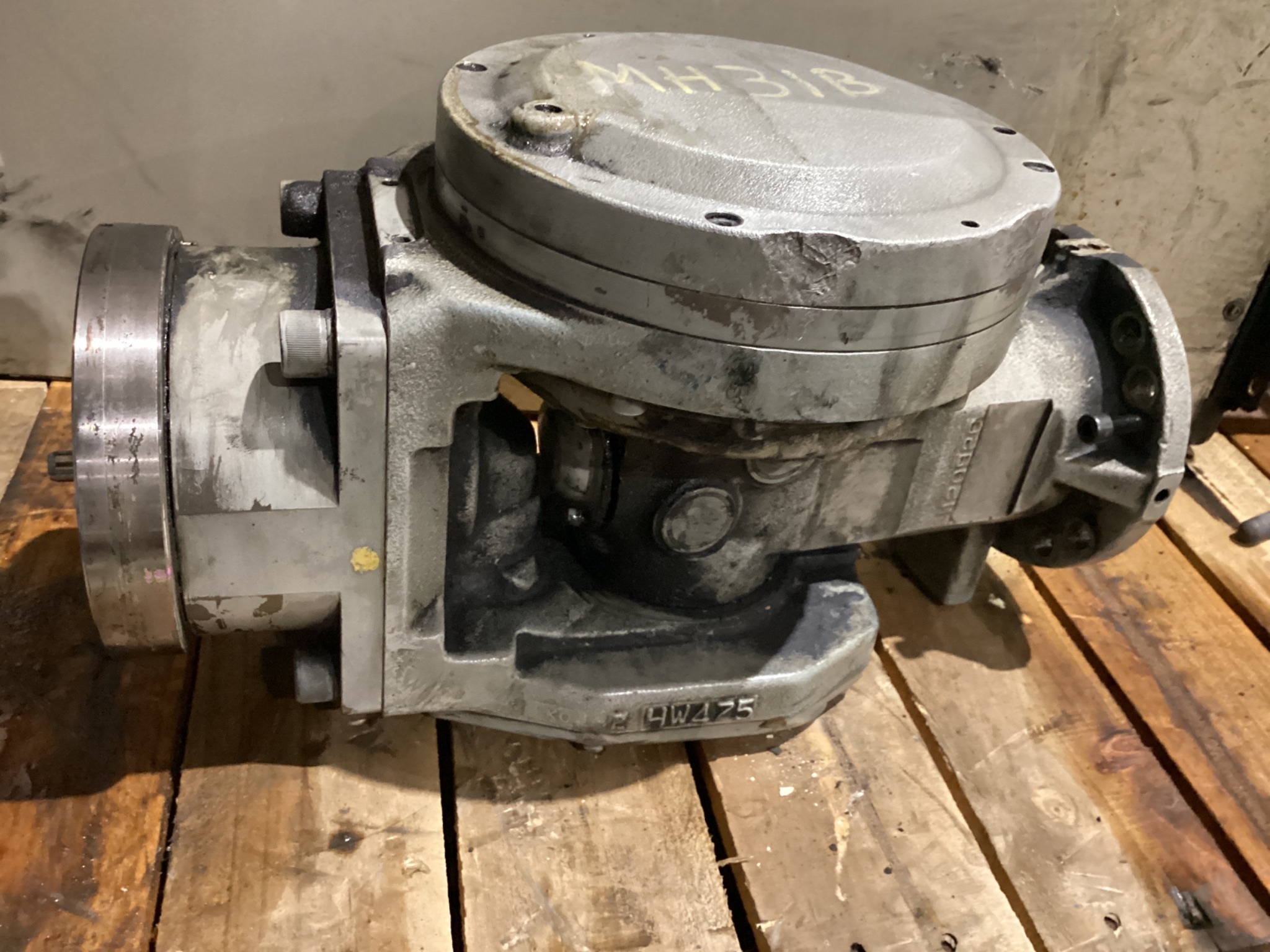YASKAWA MOTOMAN 149709-1 HW0171254-A ROBOT WRIST ES165N TYPE I USED 2