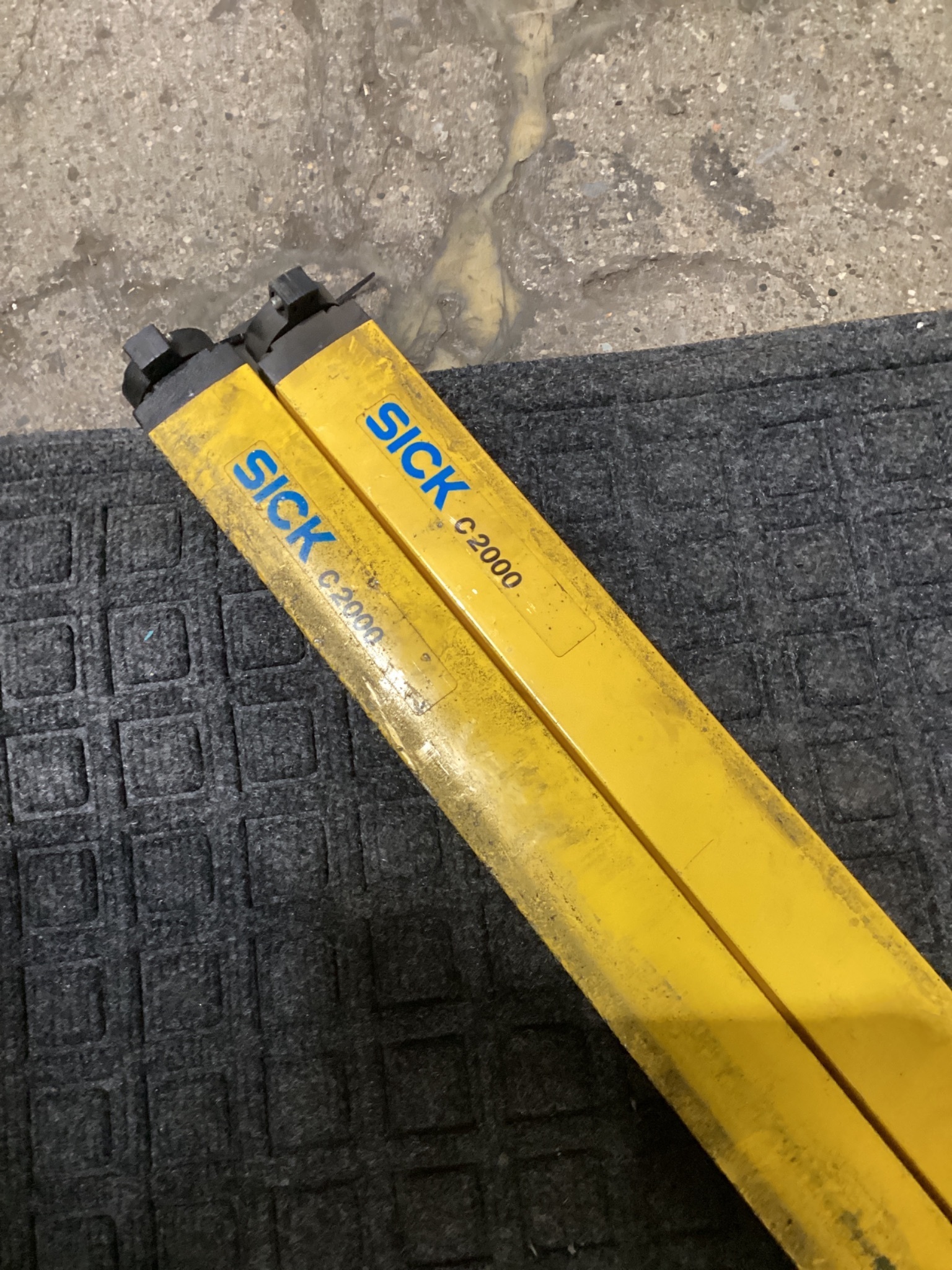 SICK C20E‑180303A12 Safety Light Curtain Receiver USED 1