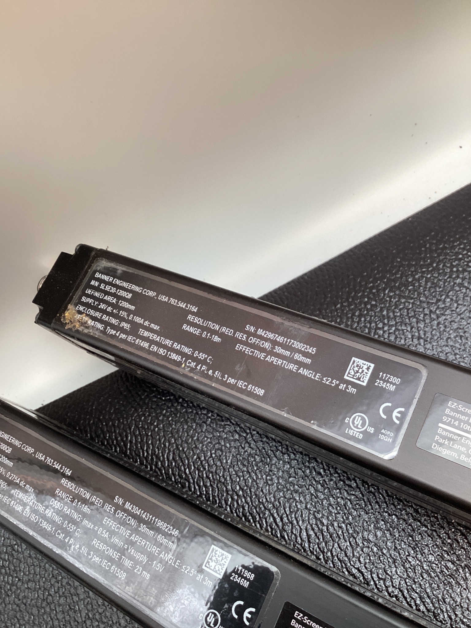 BANNER SLSR30‑1200Q8 + SLSE30‑1200Q8 Safety Light Curtain Set USED 2