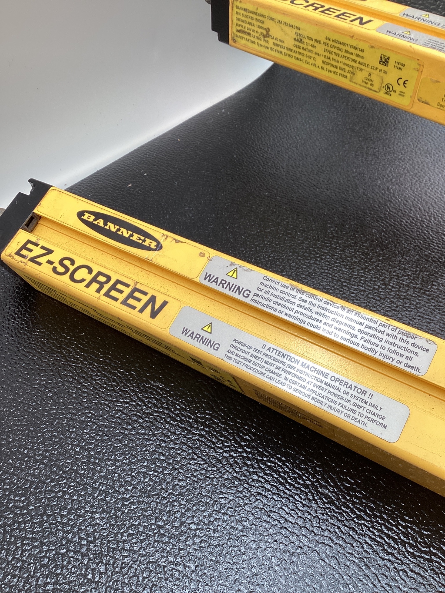 BANNER SLSCR30‑1500Q8 + SLSCE30‑1500Q8 Safety Light Curtain USED 4