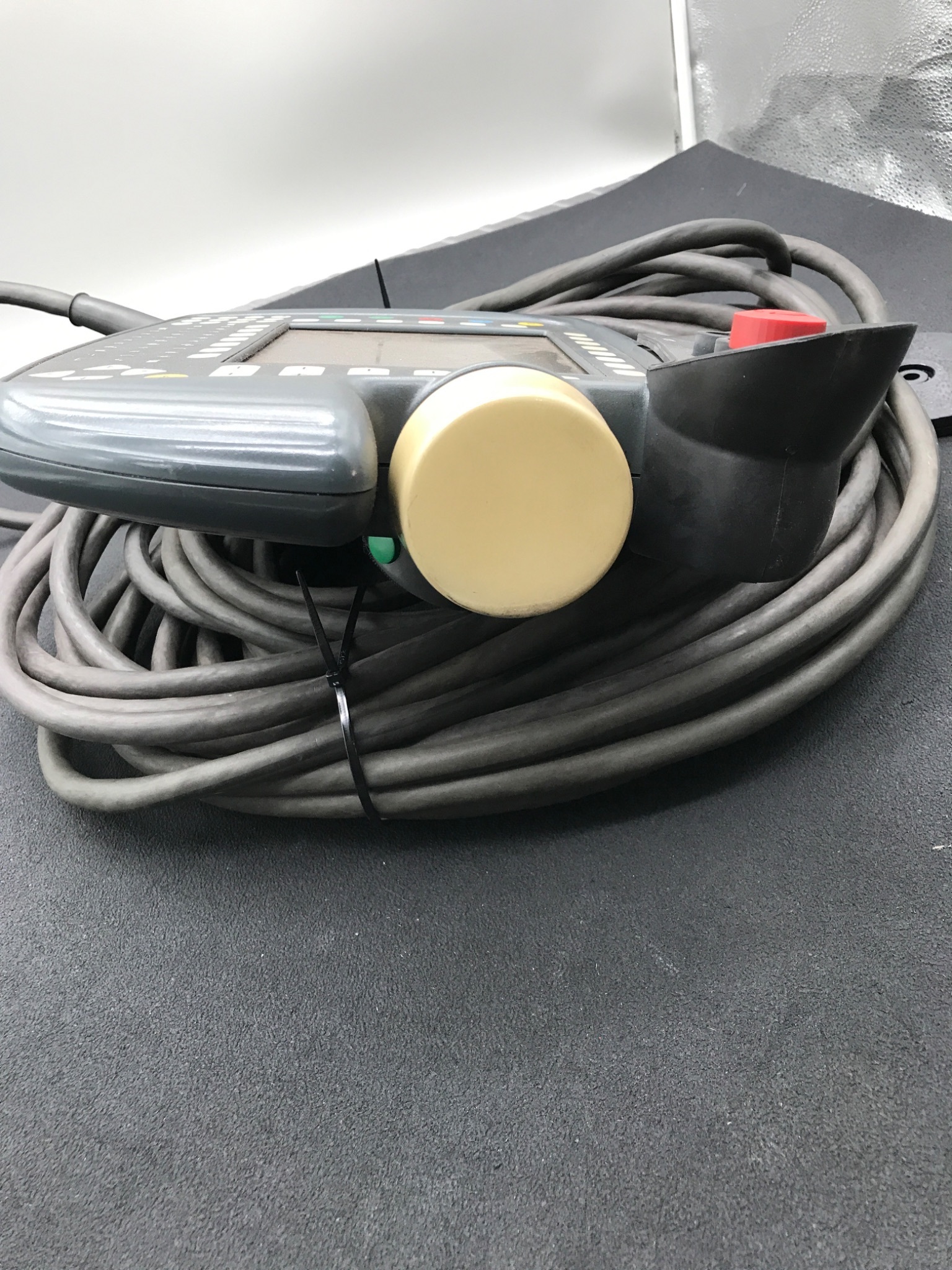 KUKA KCP2 00-114-265 TEACH PENDANT KR C2 ROBOT CONTROLLER USED 1