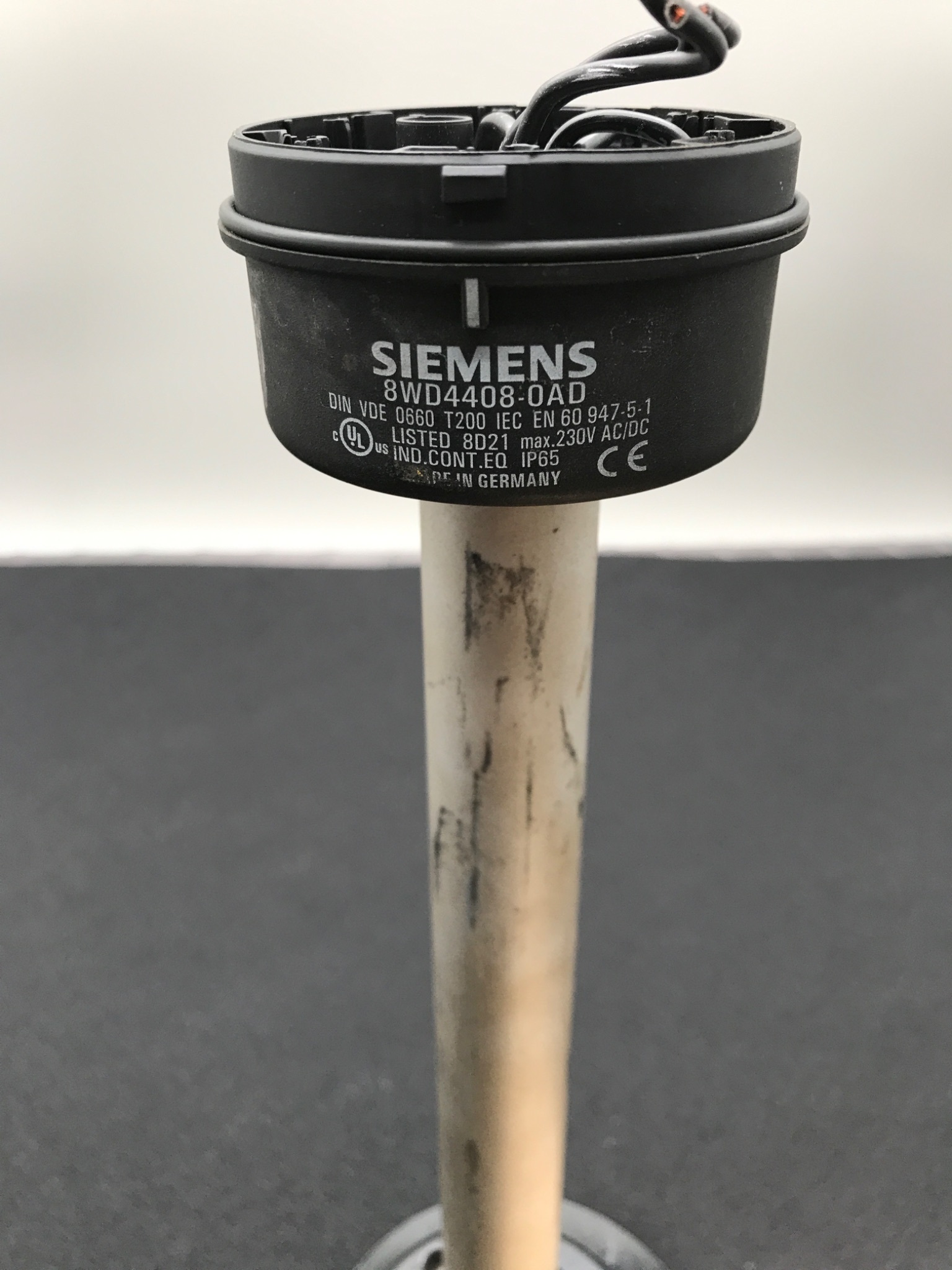 SIEMENS 8WD4408-0AD SIGNAL TOWER CONNECTION ELEMENT PIPE MOUNT USED 2