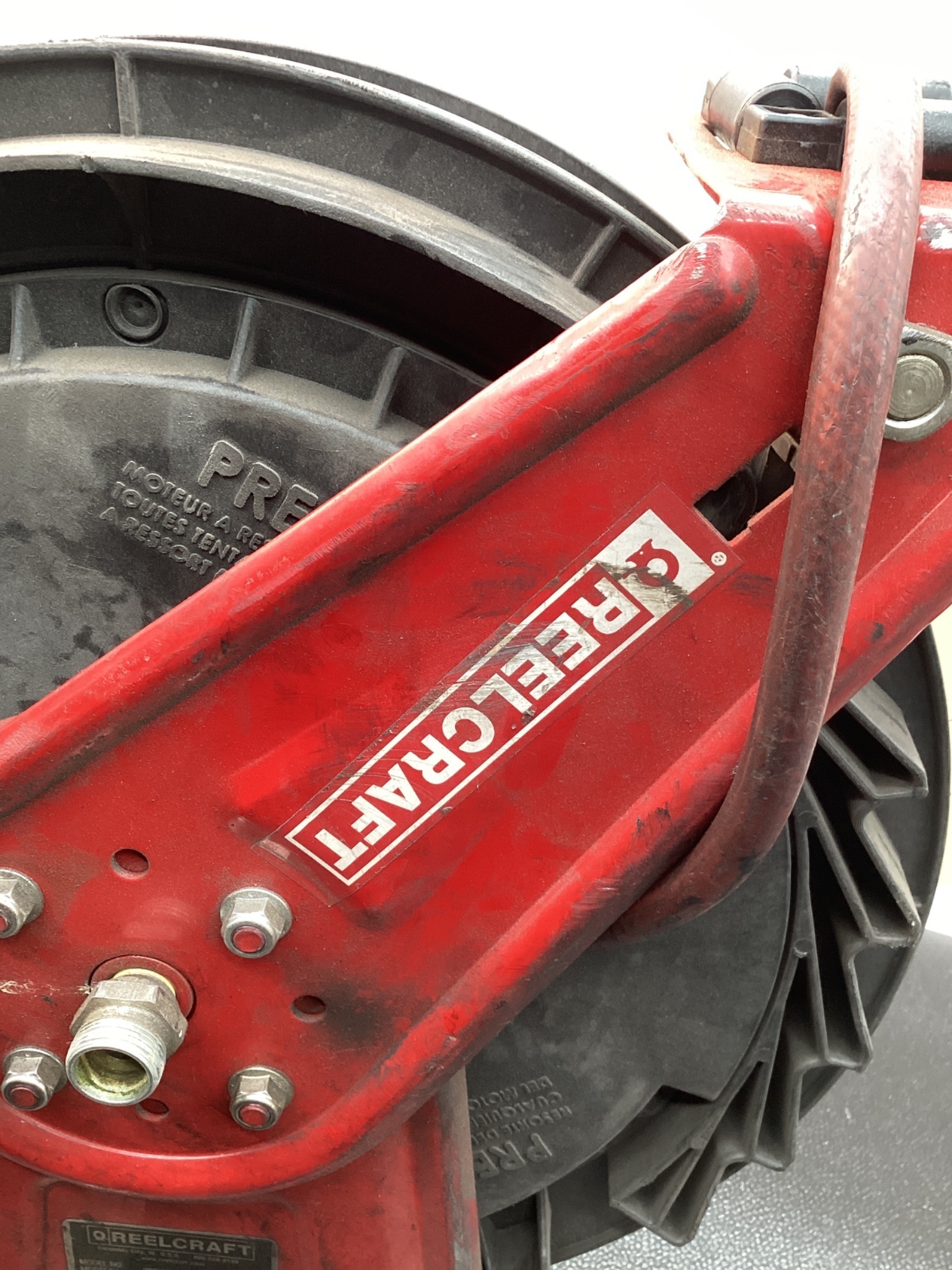 REELCRAFT RT425-OLP HOSE REEL 1/4IN X 25FT 300PSI AIR WATER USED 5