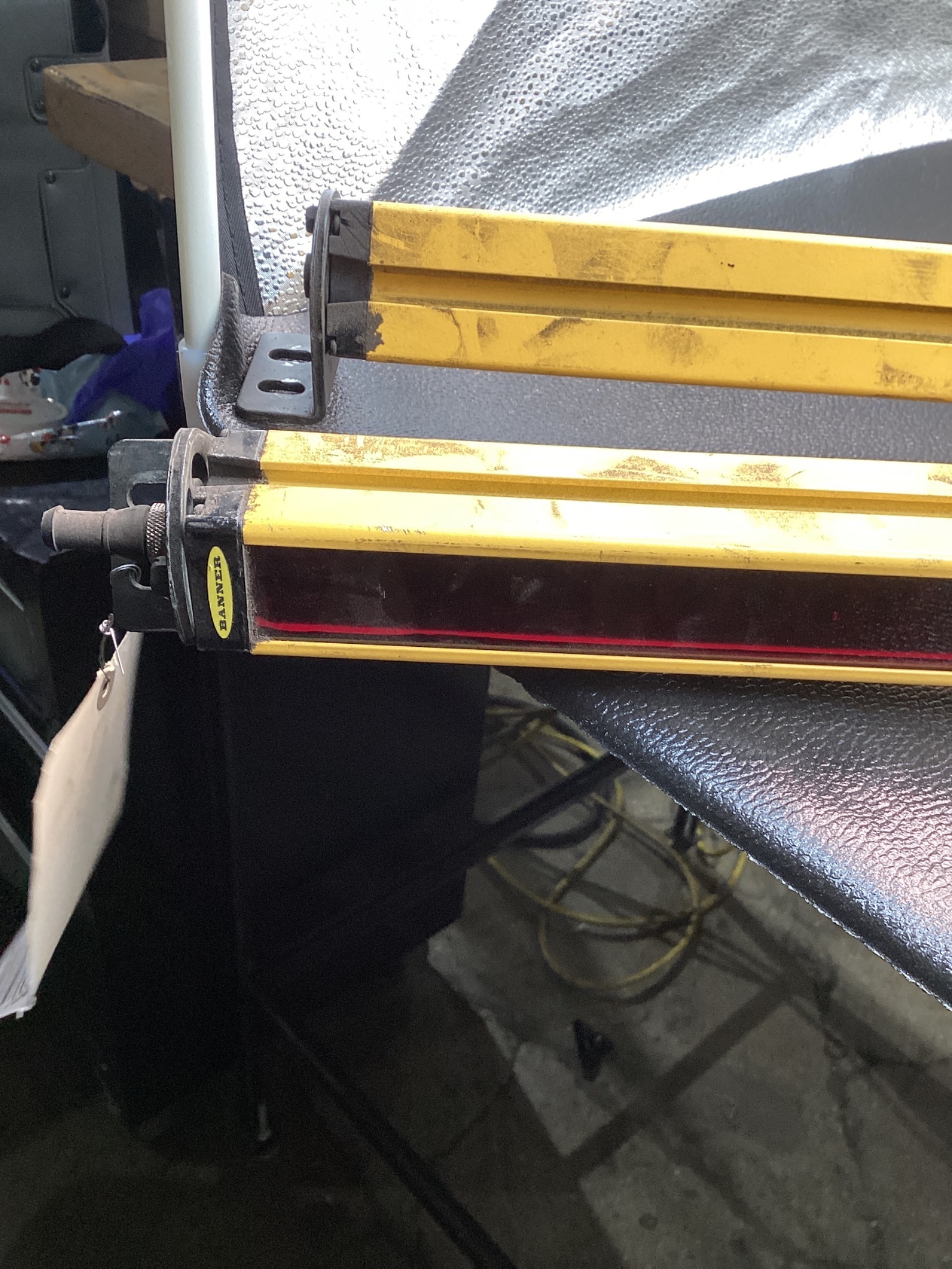 BANNER SLSCE30-1200Q8 + SLSCR30-1200Q8 SAFETY LIGHT CURTAIN USED 1