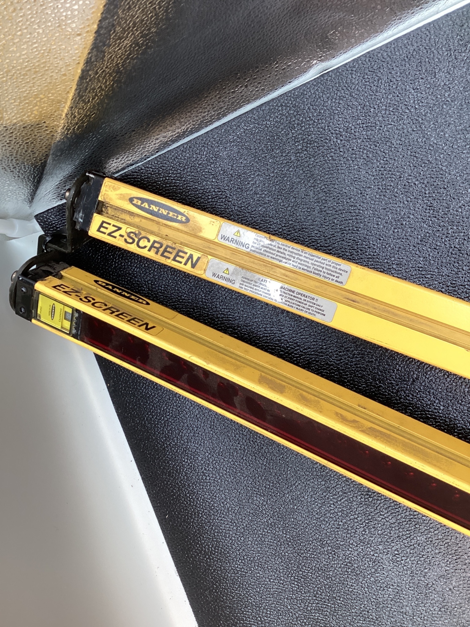 BANNER SLSCE30-1200Q8 + SLSCR30-1200Q8 SAFETY LIGHT CURTAIN USED 2