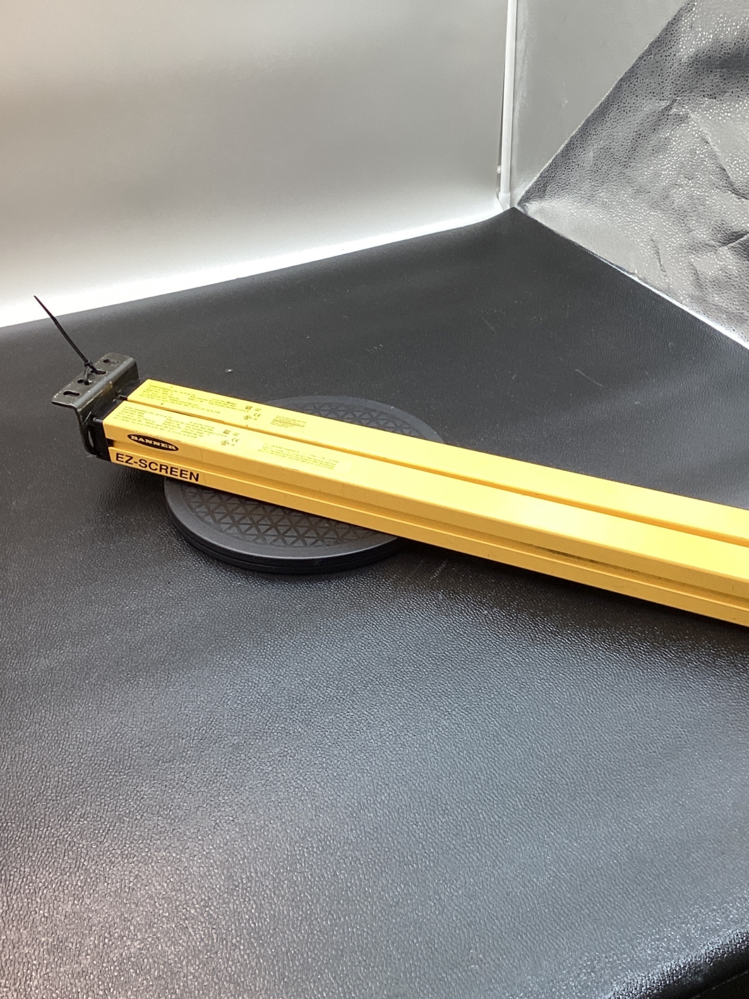 BANNER SLSCE30-1200Q8 + SLSCR30-1200Q8 SAFETY LIGHT CURTAIN USED 3