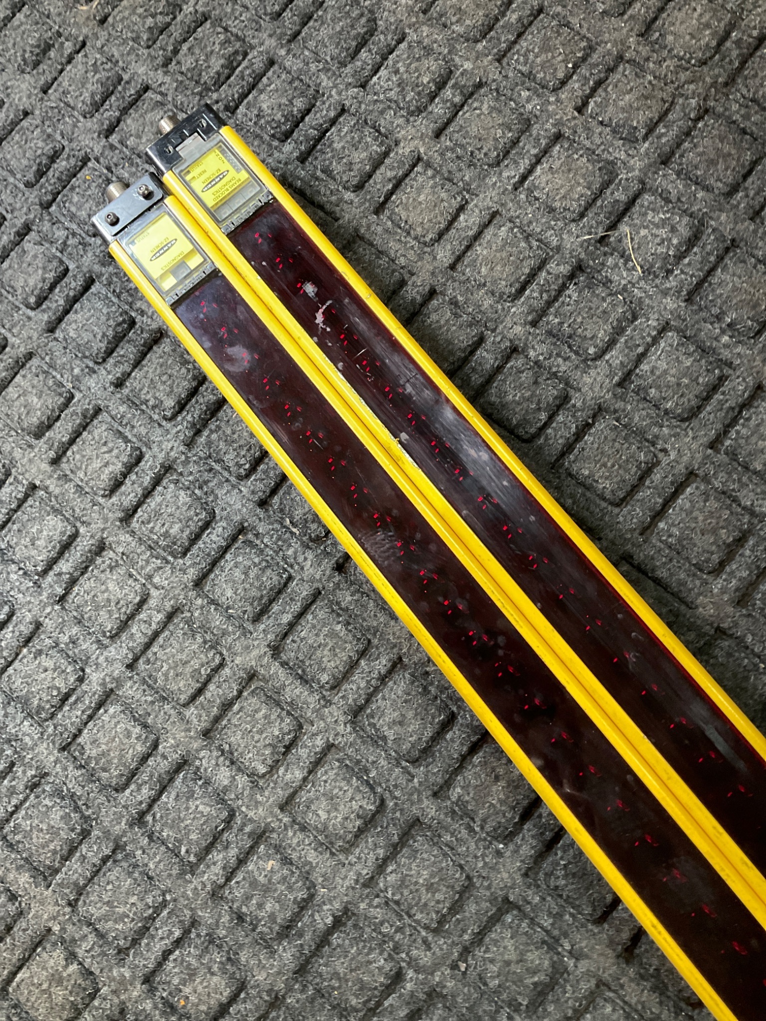 BANNER SLSCR30‑1500Q8 + SLSCE30‑1500Q8 Safety Light Curtain USED 0