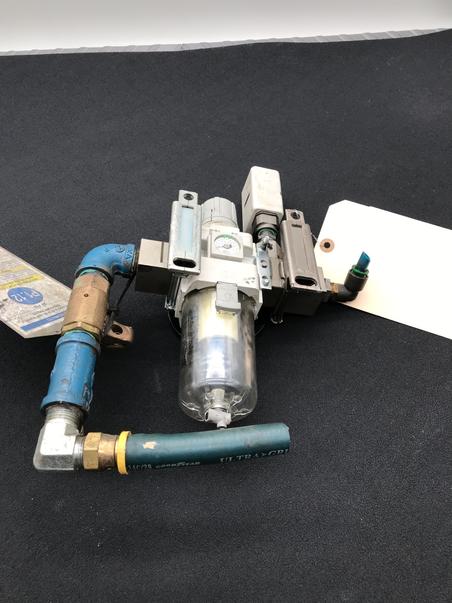 SMC AW40-F04E-B Filter Regulator w/ Assembly USED 0
