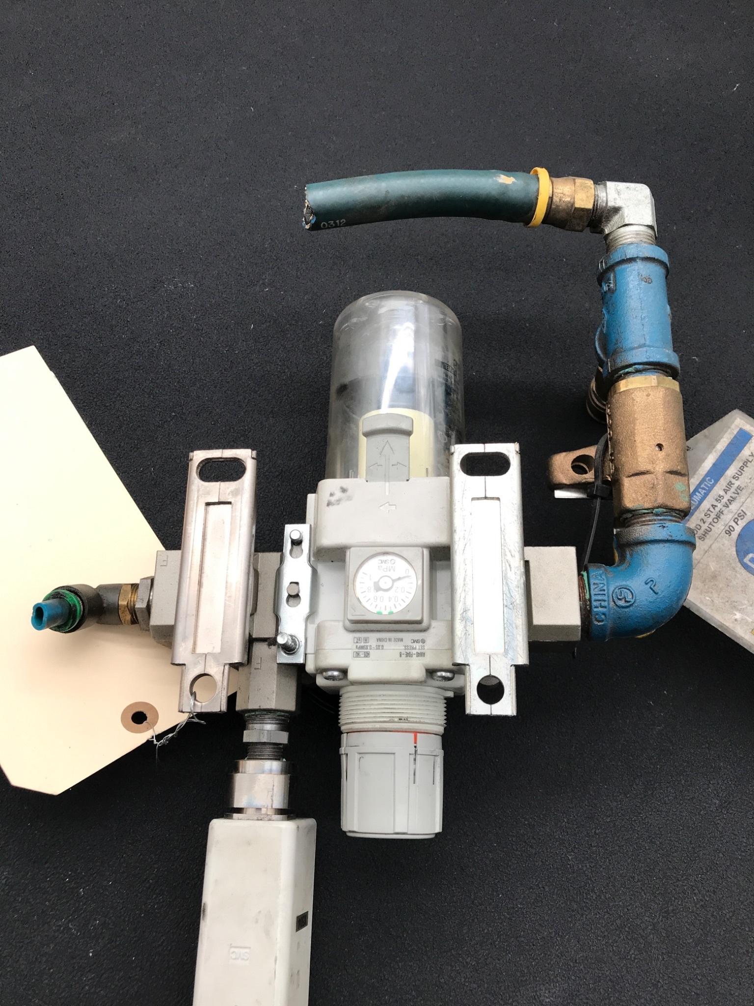 SMC AW40-F04E-B Filter Regulator w/ Assembly USED 2