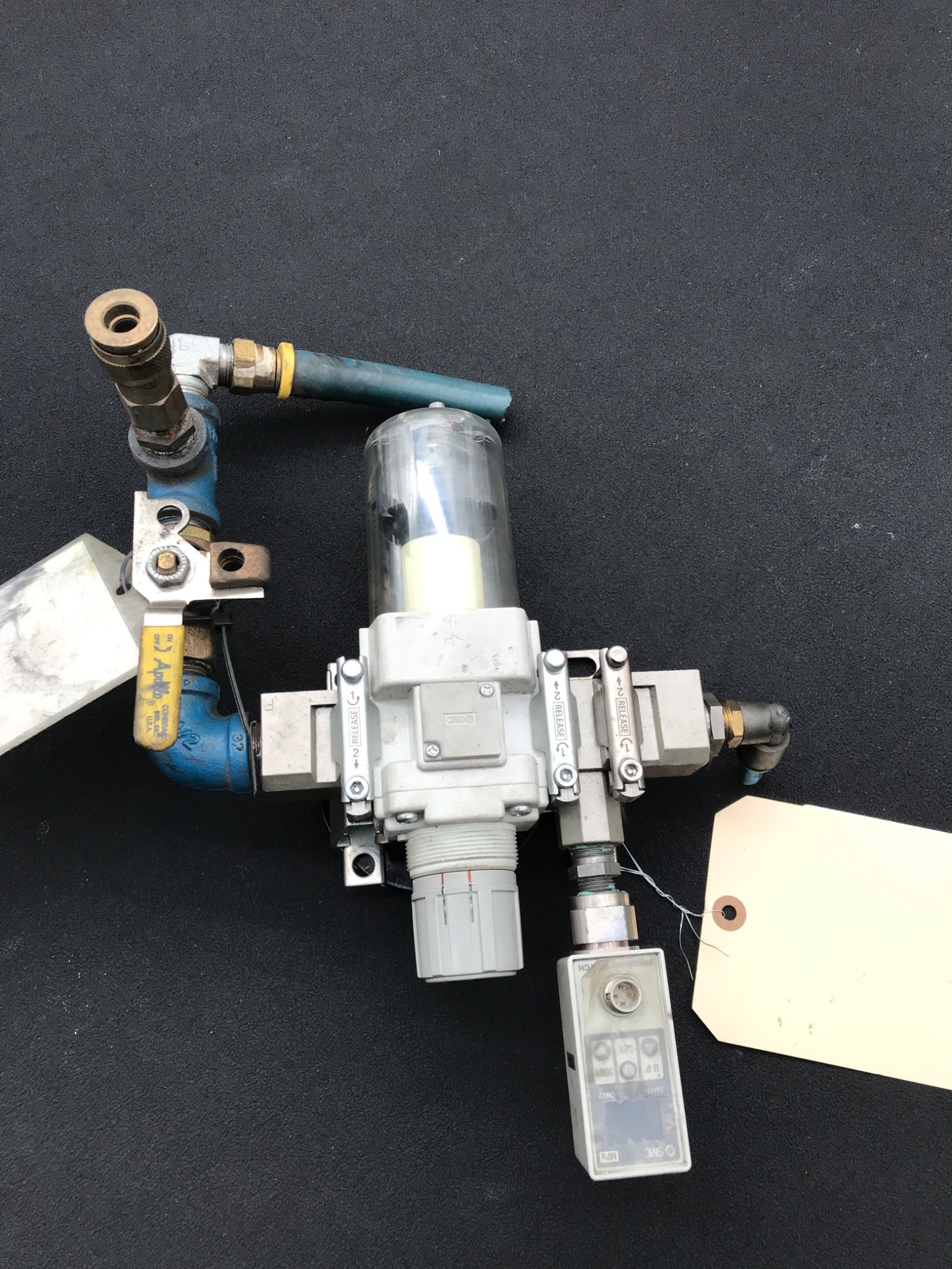 SMC AW40-F04E-B Filter Regulator w/ Assembly USED 3