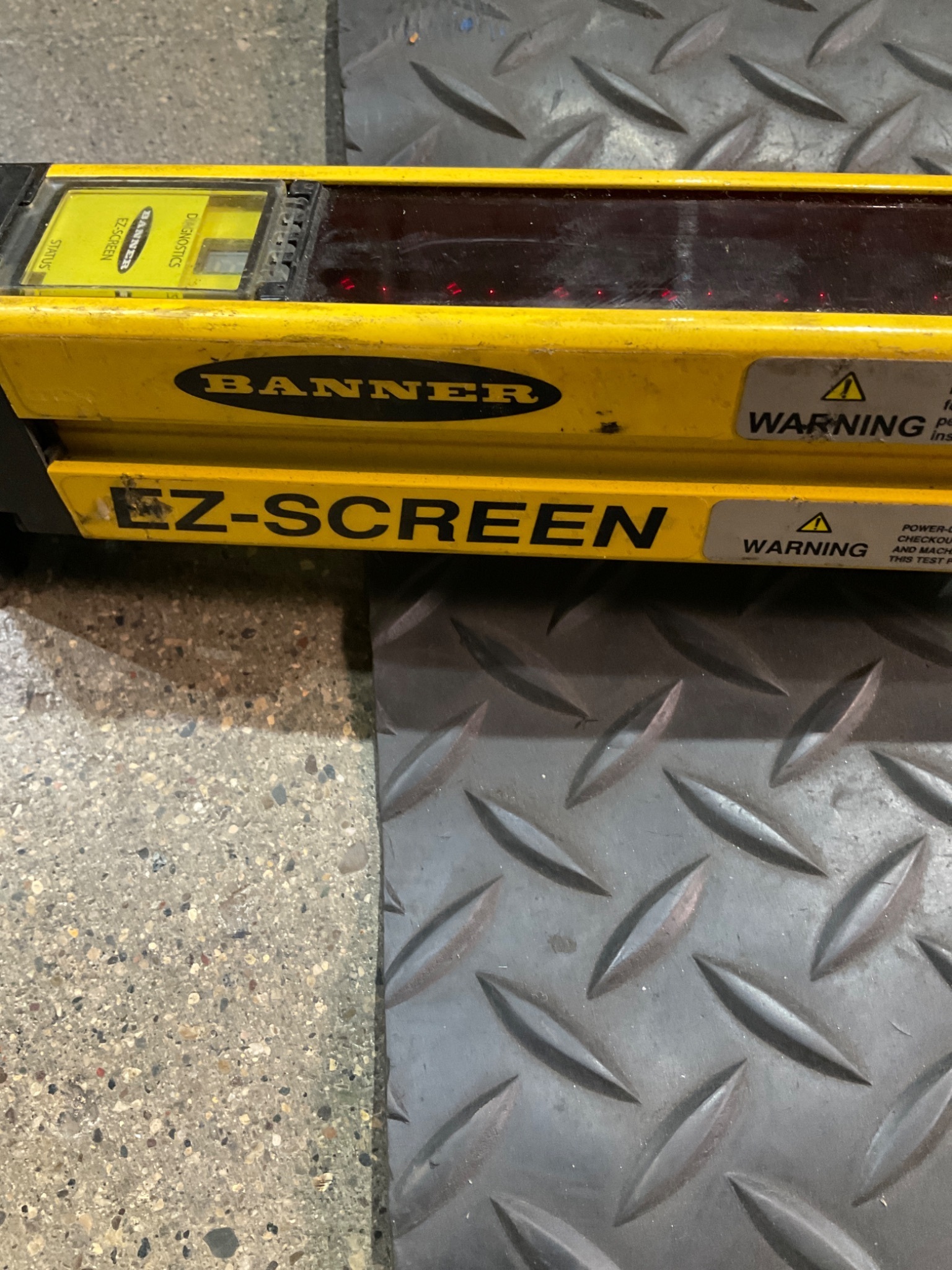 BANNER SLSCR30‑1500Q8 + SLSCE30‑1500Q8 Safety Light Curtain USED 2