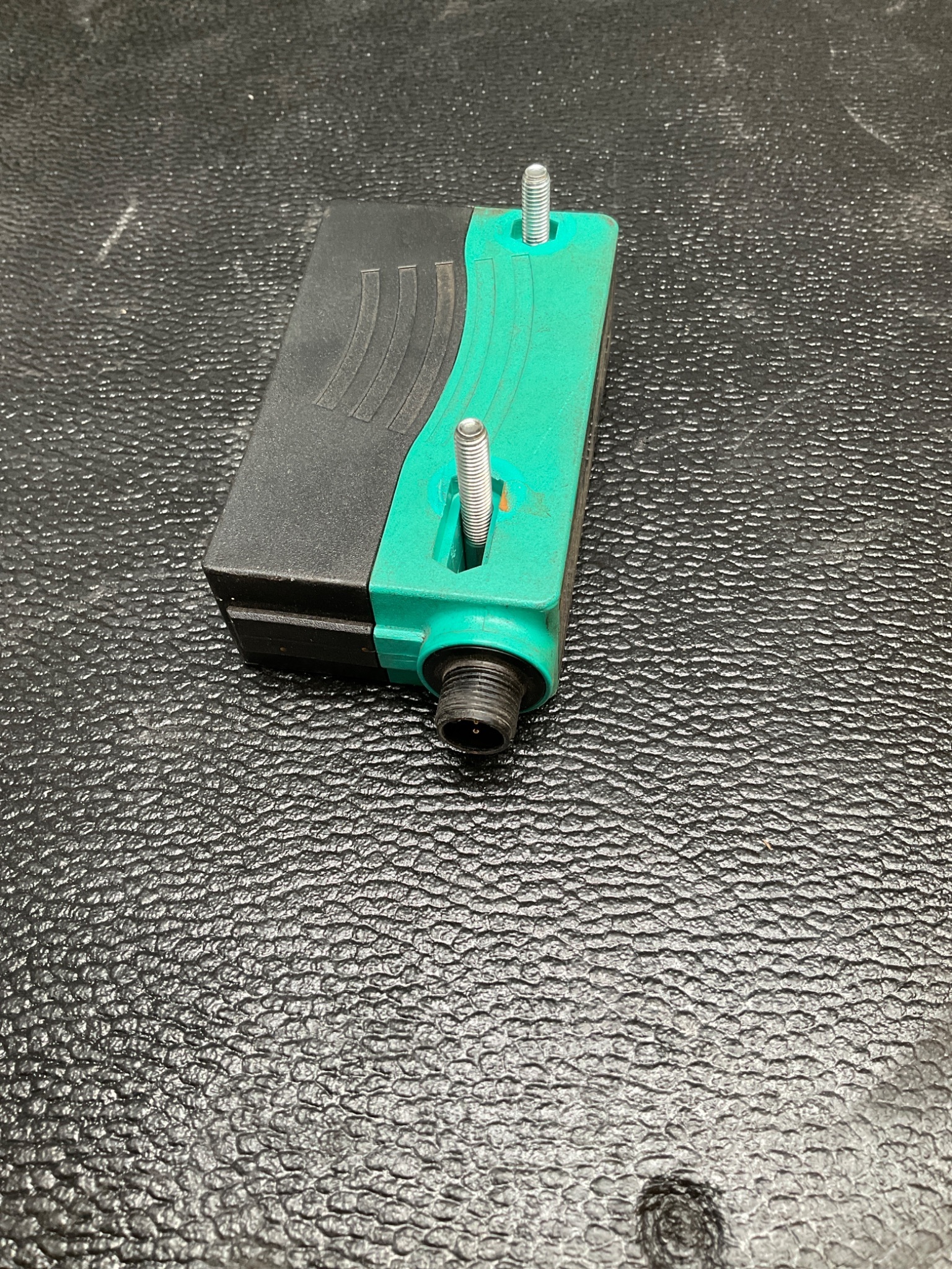 PEPPERL+FUCHS RL28-8-H-700-RT/47/105 PHOTOELECTRIC SENSOR USED 3